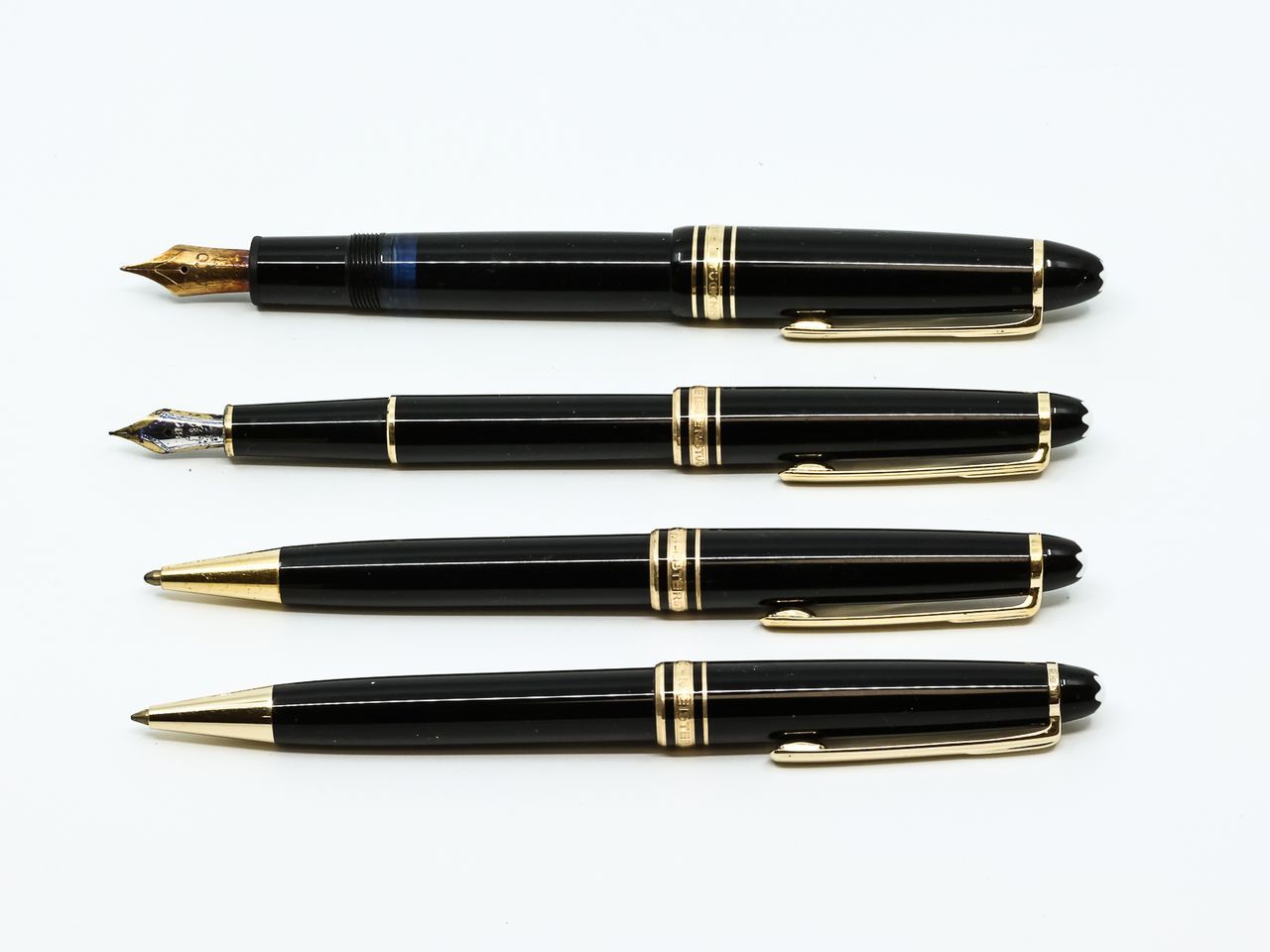 Null Montblanc. Meisterstuck.
Set of four black lacquered body pens.
- Fountain &hellip;