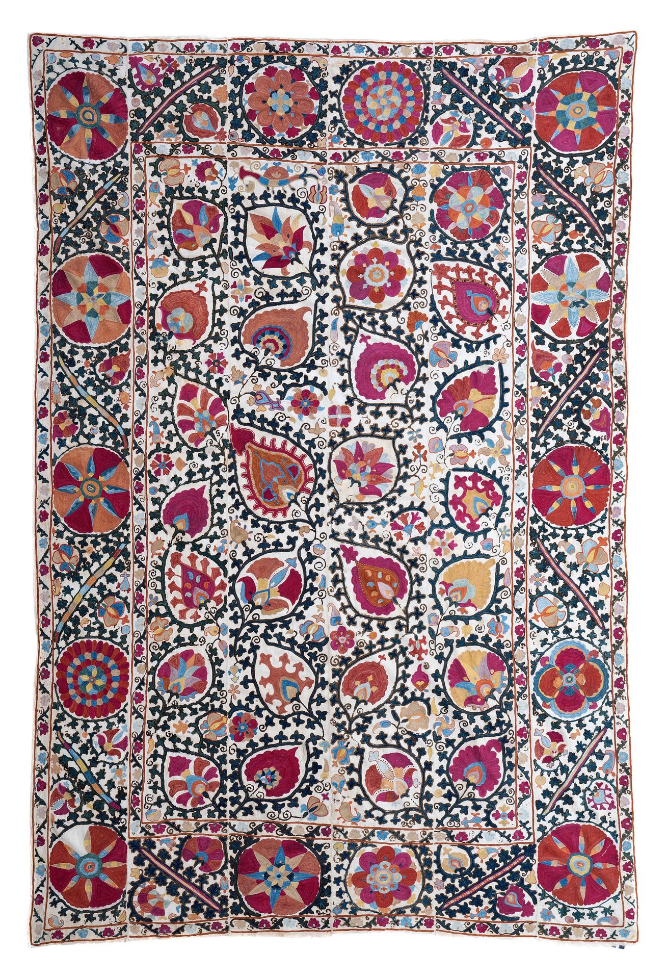 Null Broderie Suzani en soie sur lin, Ouzbékistan, fin XIXe s., à décor de fleur&hellip;