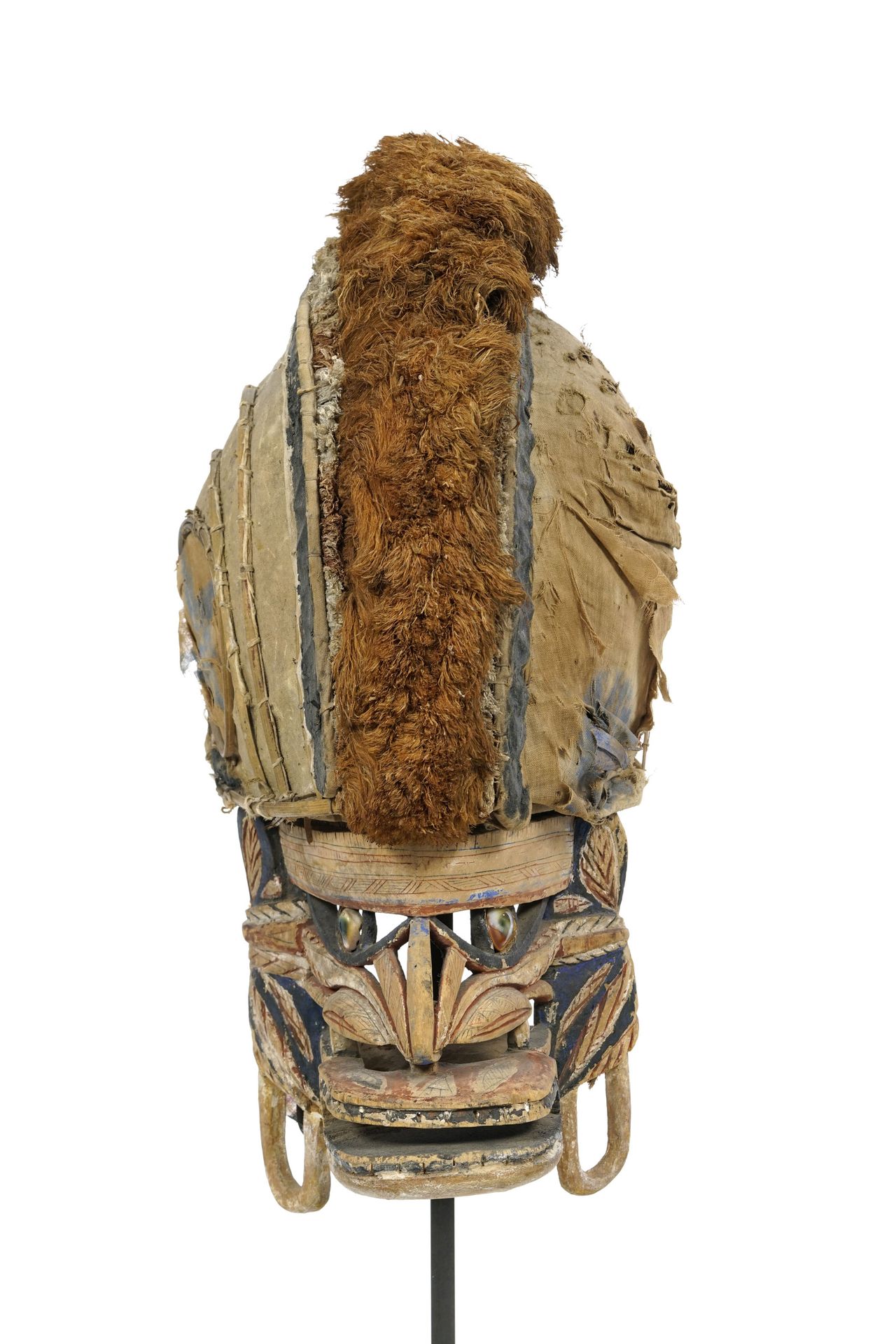 Null Tatanua-Tanzmaske aus Neuirland, Holz und Pigmente, Fasern, Rattan und Stof&hellip;