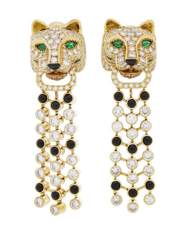 Null Cartier, pair of 750 gold earrings featuring panther heads entirely paved w&hellip;