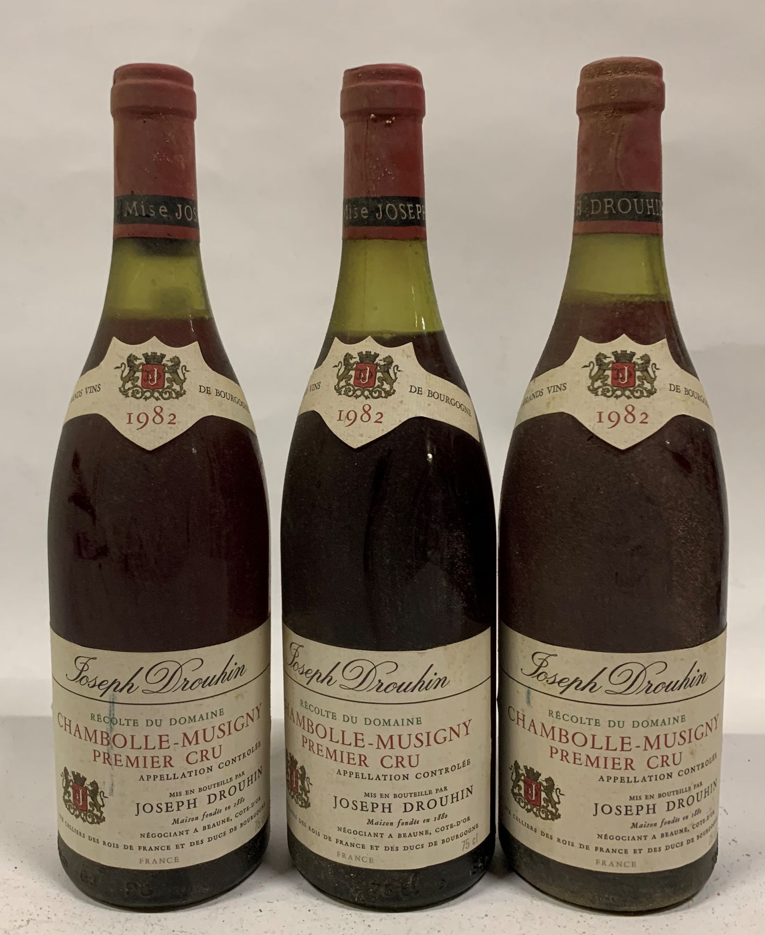 Null ● CHAMBOLLE-MUSIGNY Premier Cru | Joseph Drouhin, 1982

3 bouteilles (2MB, &hellip;