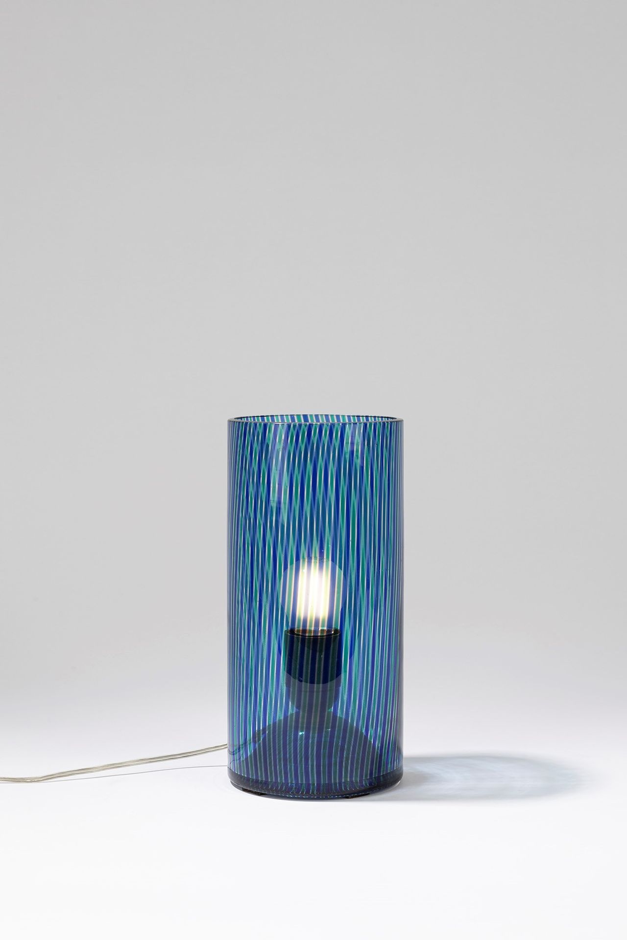 ITALIAN MANUFACTURE Lampe de table, période 60's

dm 11.5 cm h 24 cm
corps cylin&hellip;
