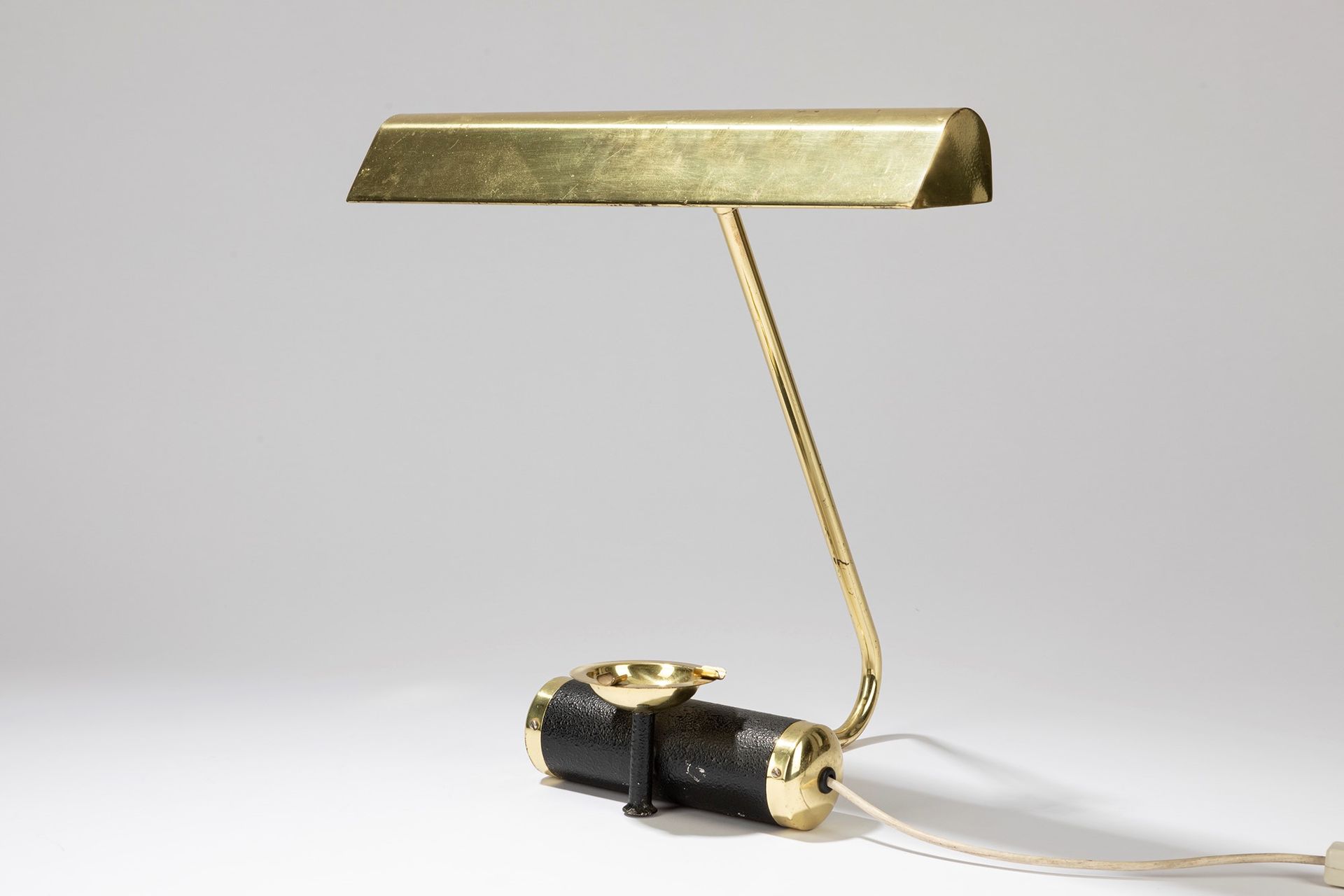 ITALIAN MANUFACTURE Table lamp, 1970 ca.

Cm 40 x 30 x 40 H
in brass and black p&hellip;