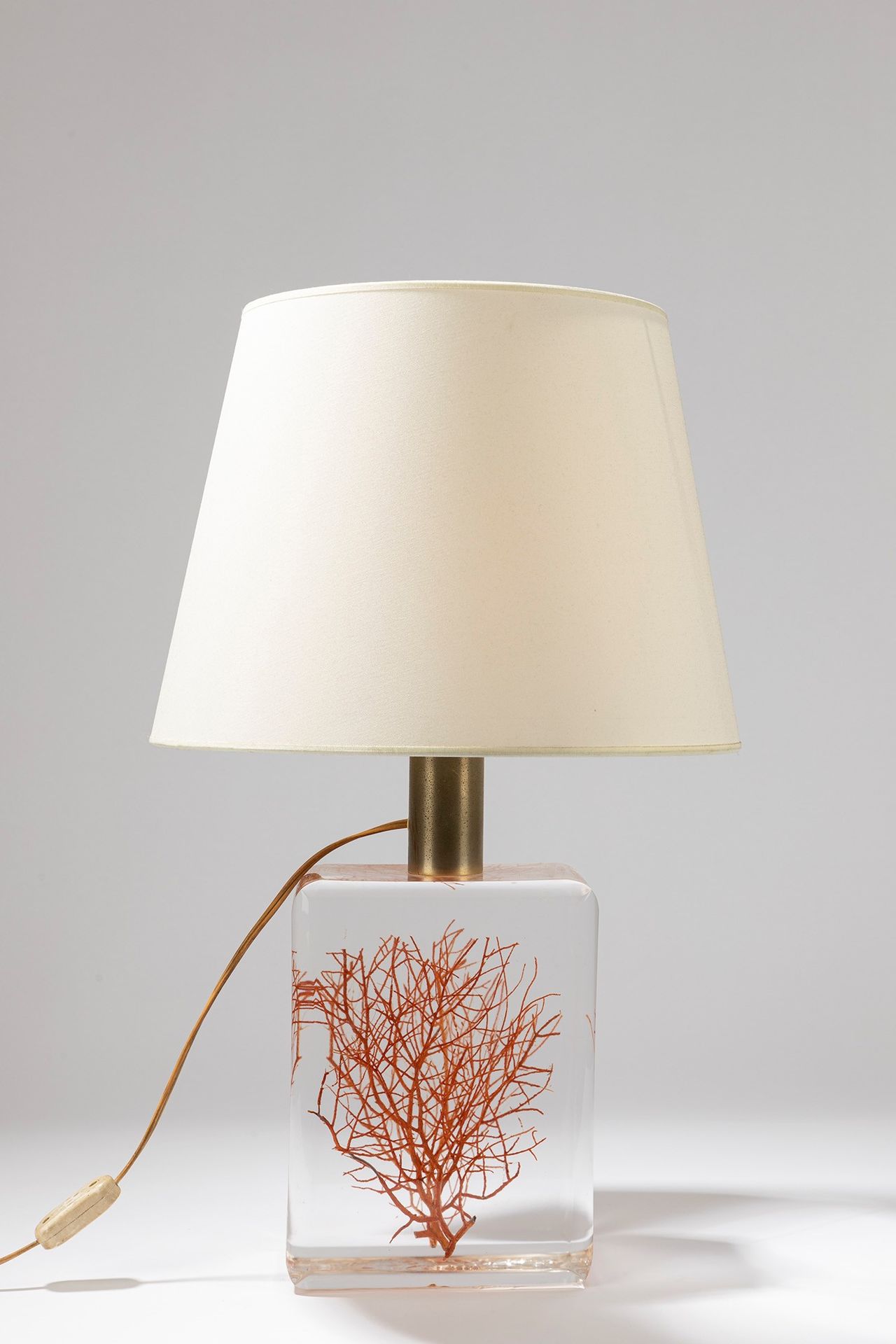 ITALIAN MANUFACTURE Lampe de table, période 70's

H cm 54
en méthacrylate avec u&hellip;