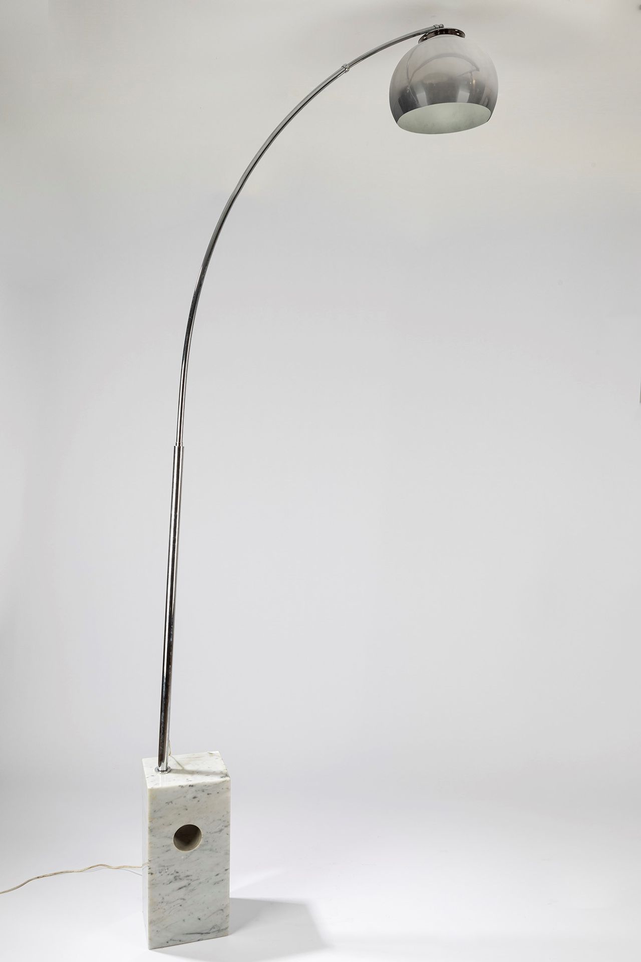 ITALIAN MANUFACTURE Floor lamp, 60's period

cm 24 x 16 x H 184, 215 extention
a&hellip;