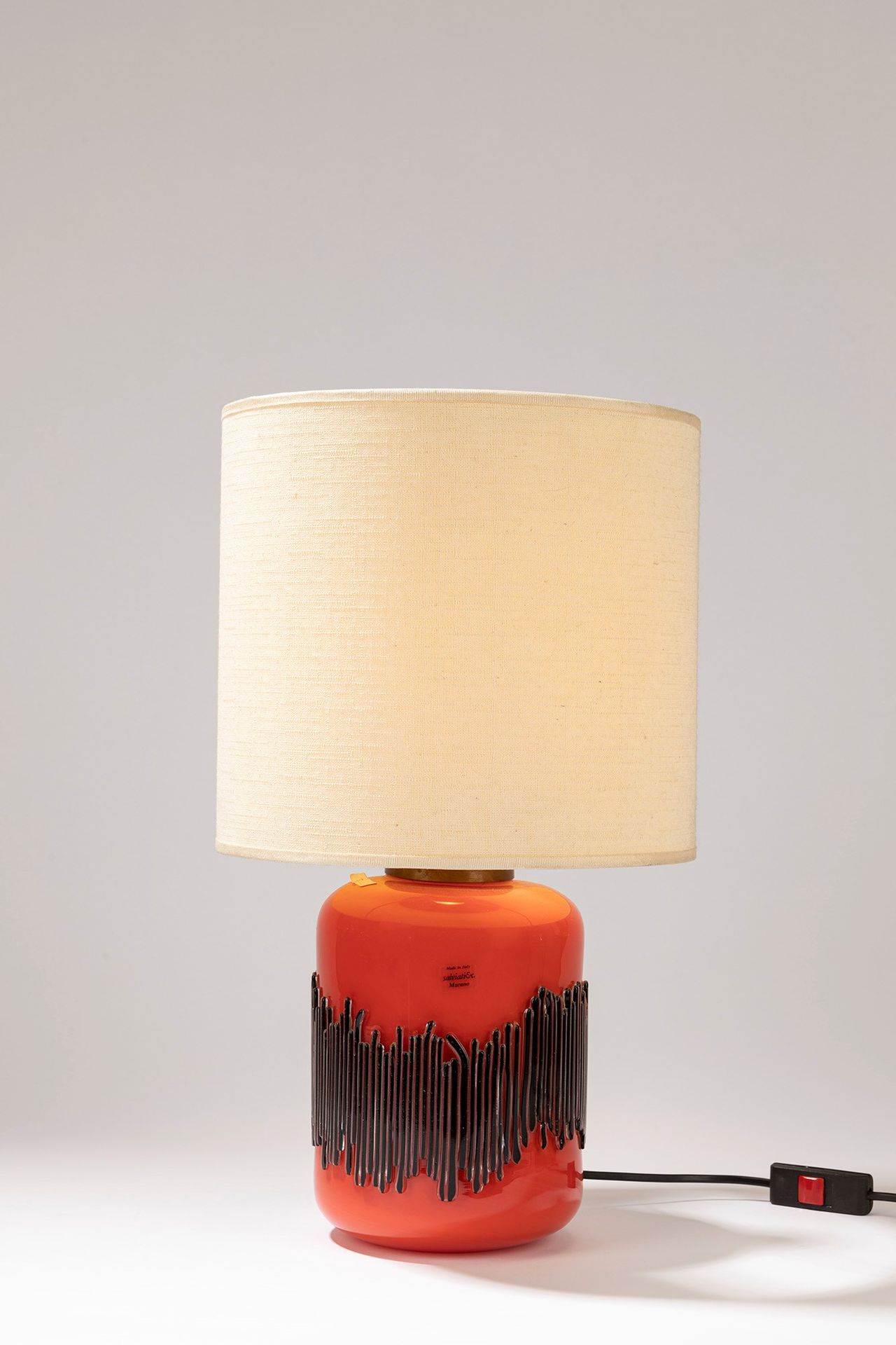 SALVIATI, MURANO Table lamp, 70's period

cm 48 x 29
orange blown glass.