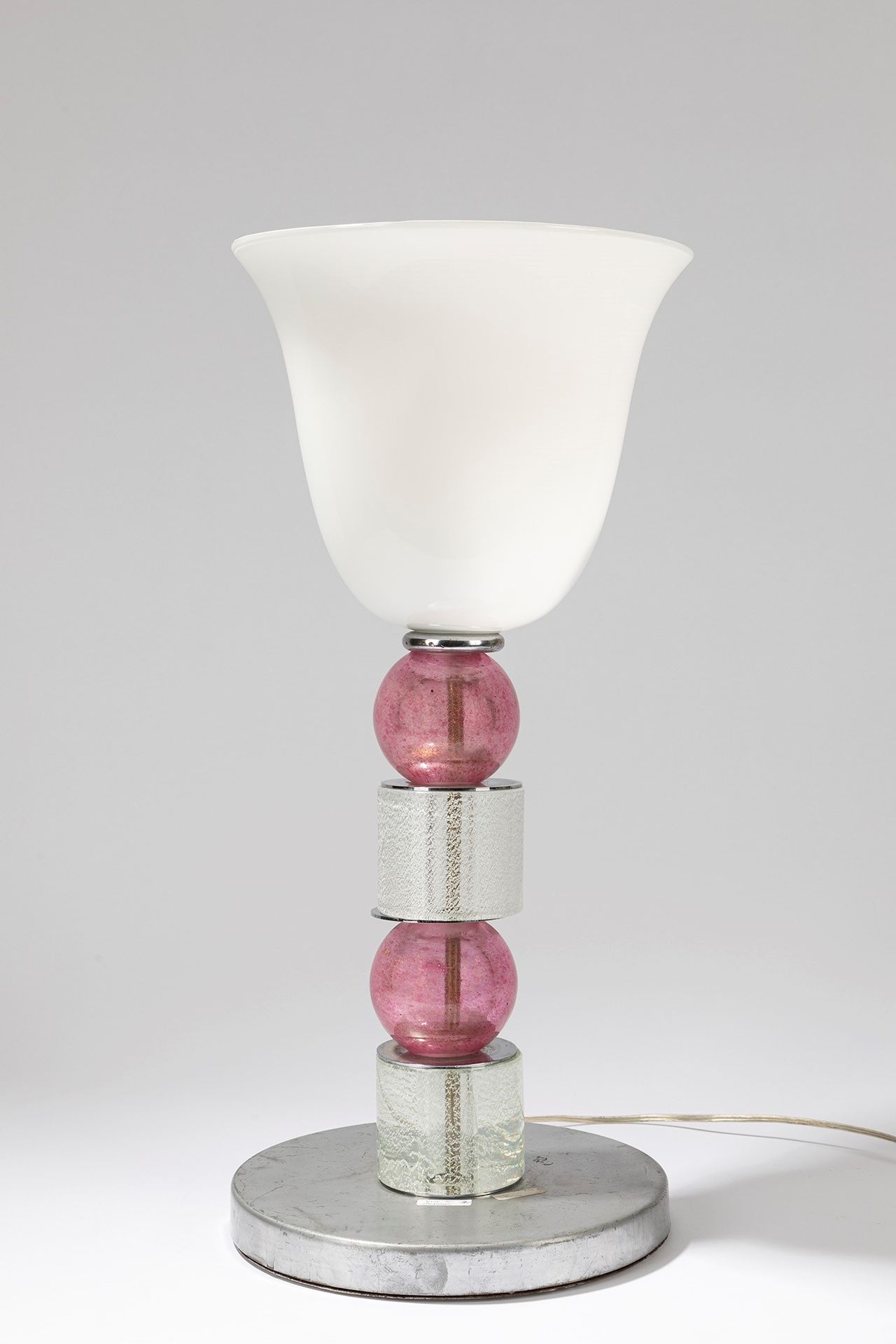 ITALIAN MANUFACTURE Table lamp, 40's period

dm cm 26 x H cm 56.
Blown glass.