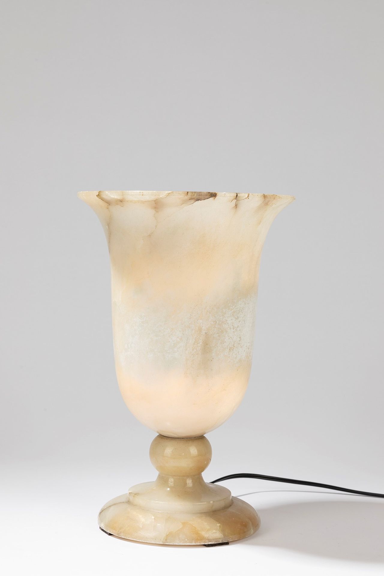 ITALIAN MANUFACTURE Table lamp, 30's period

dm cm 22, H cm 35
in alabaster.