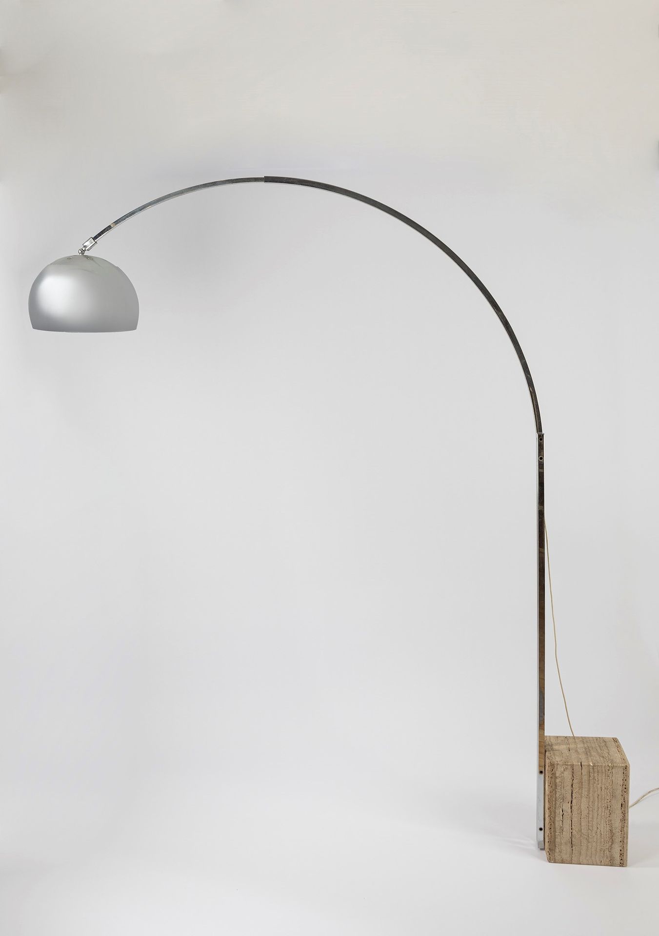 ITALIAN MANUFACTURE Floor lamp, 60's period

base cm 27 x 16 x 35 H, max footpri&hellip;