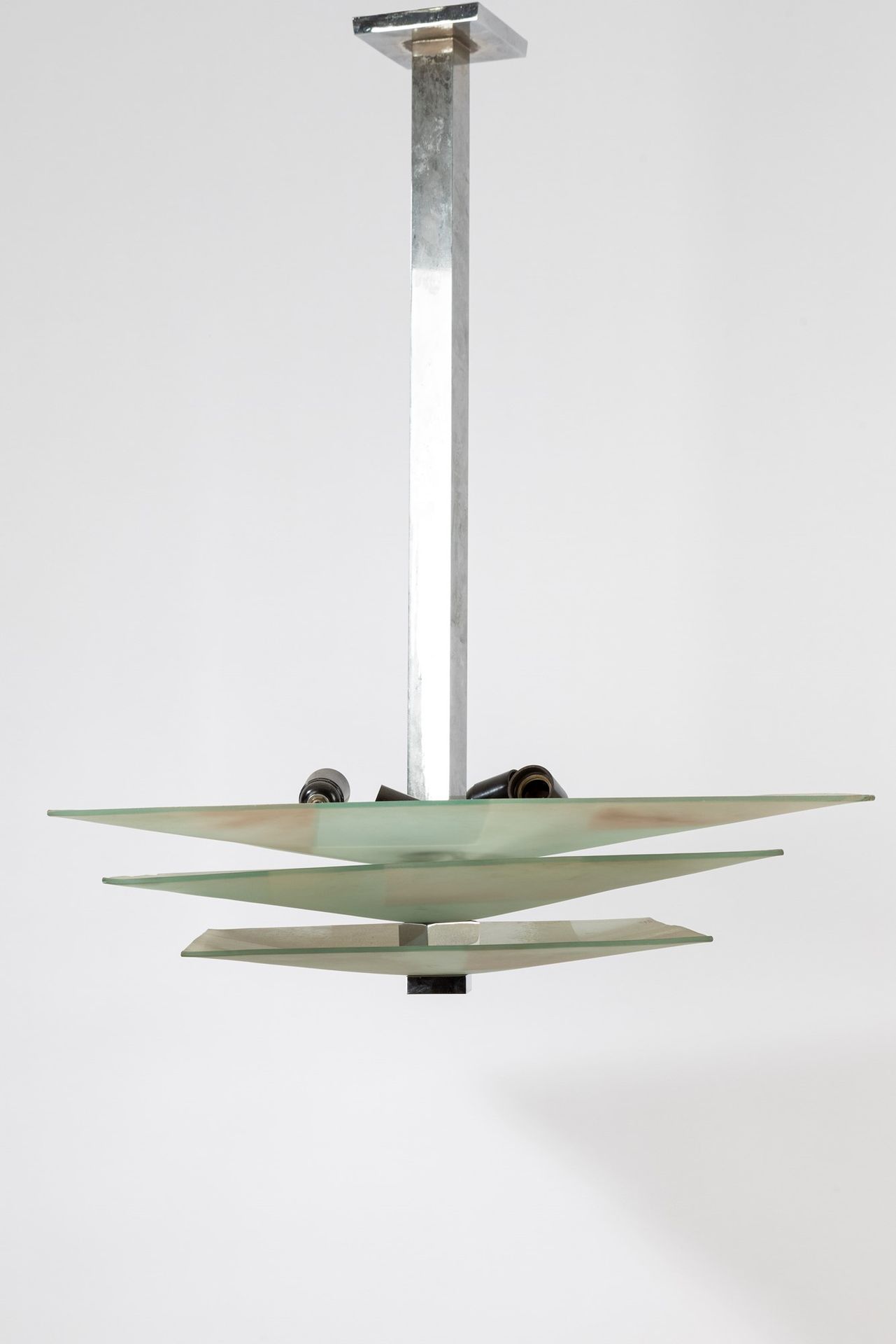ITALIAN MANUFACTURE Pendant lamp, 70's period

h cm 80 x 60
chromed metal struct&hellip;