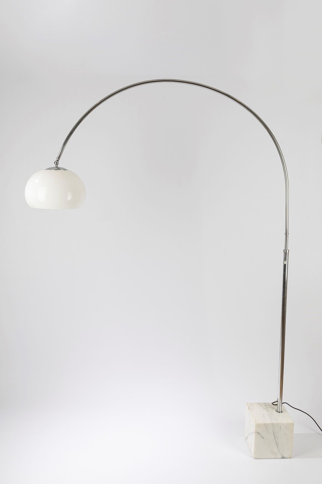 ITALIAN MANUFACTURE Floor lamp, 20's period

cm 30 x cm 150 x 205 H
with marble &hellip;