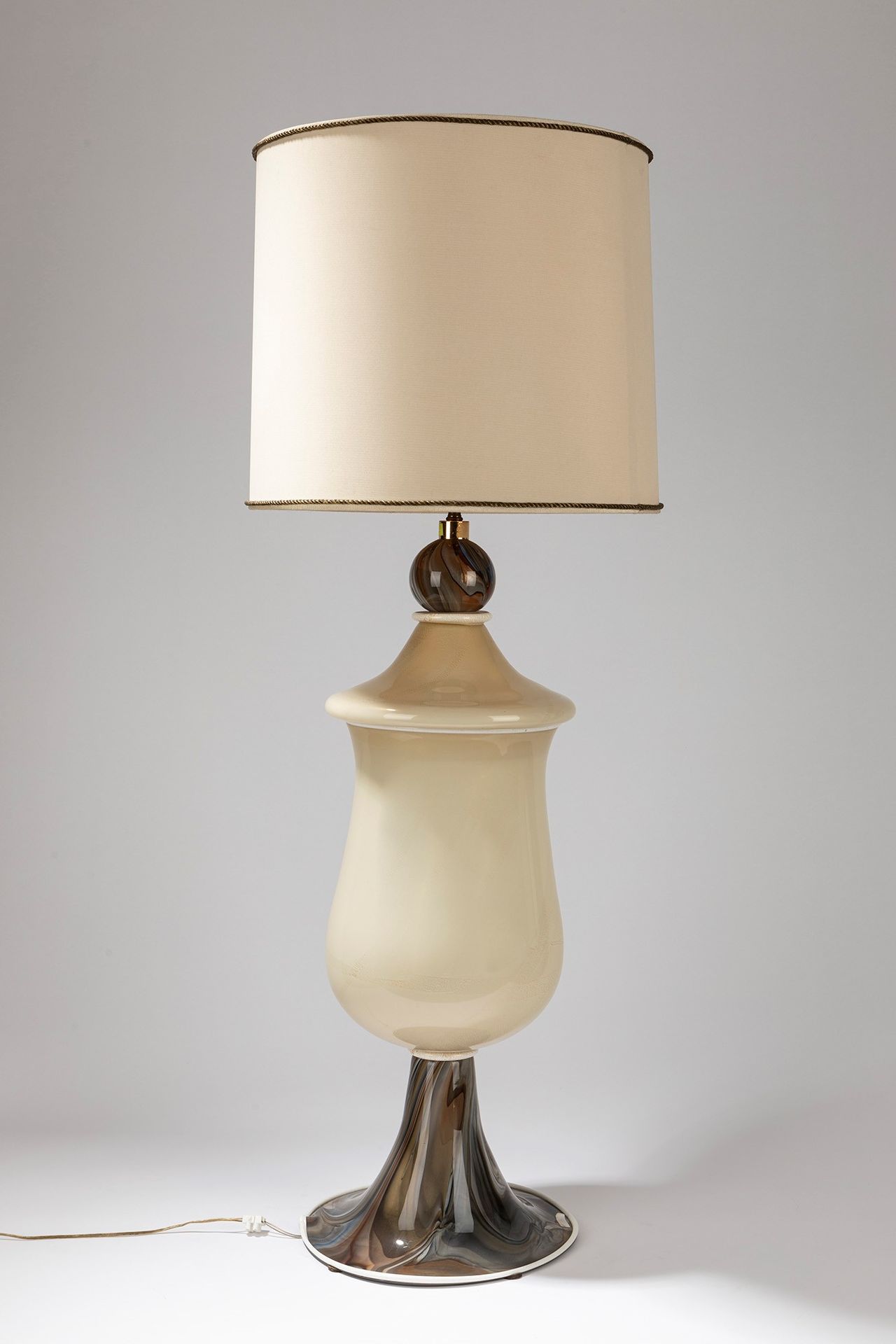 ITALIAN MANUFACTURE Table lamp, 60's period

dm max 34 cm, H 107 cm
blown Murano&hellip;
