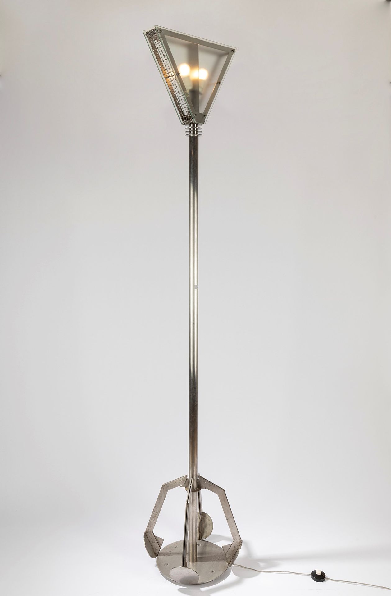 ITALIAN MANUFACTURE Floor lamp, 70's period

dm base cm 48, H cm 240
chromed ste&hellip;
