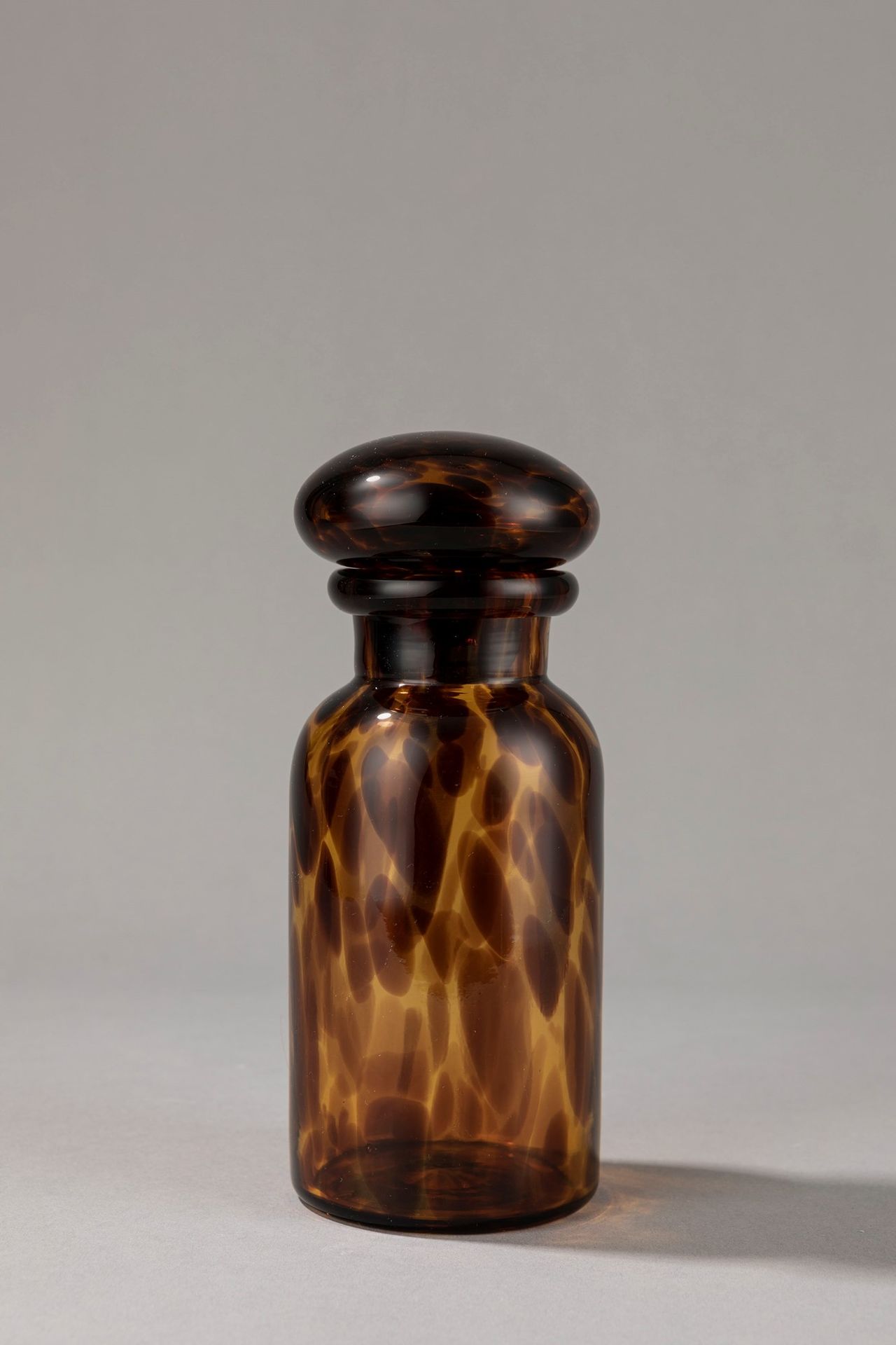 Barovier e Toso Bottle, 1970 ca.

H 20 x diam 10 cm
Murano blown glass.