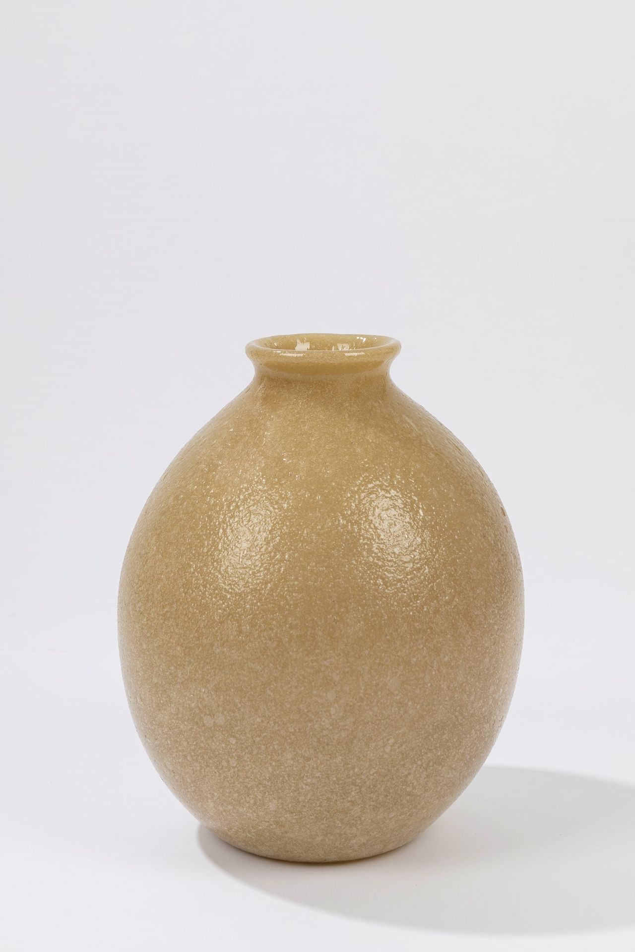 Napoleone Martinuzzi (attr.) Vase, 1930 ca.

H 38,5 cm
pulegoso blown glass
