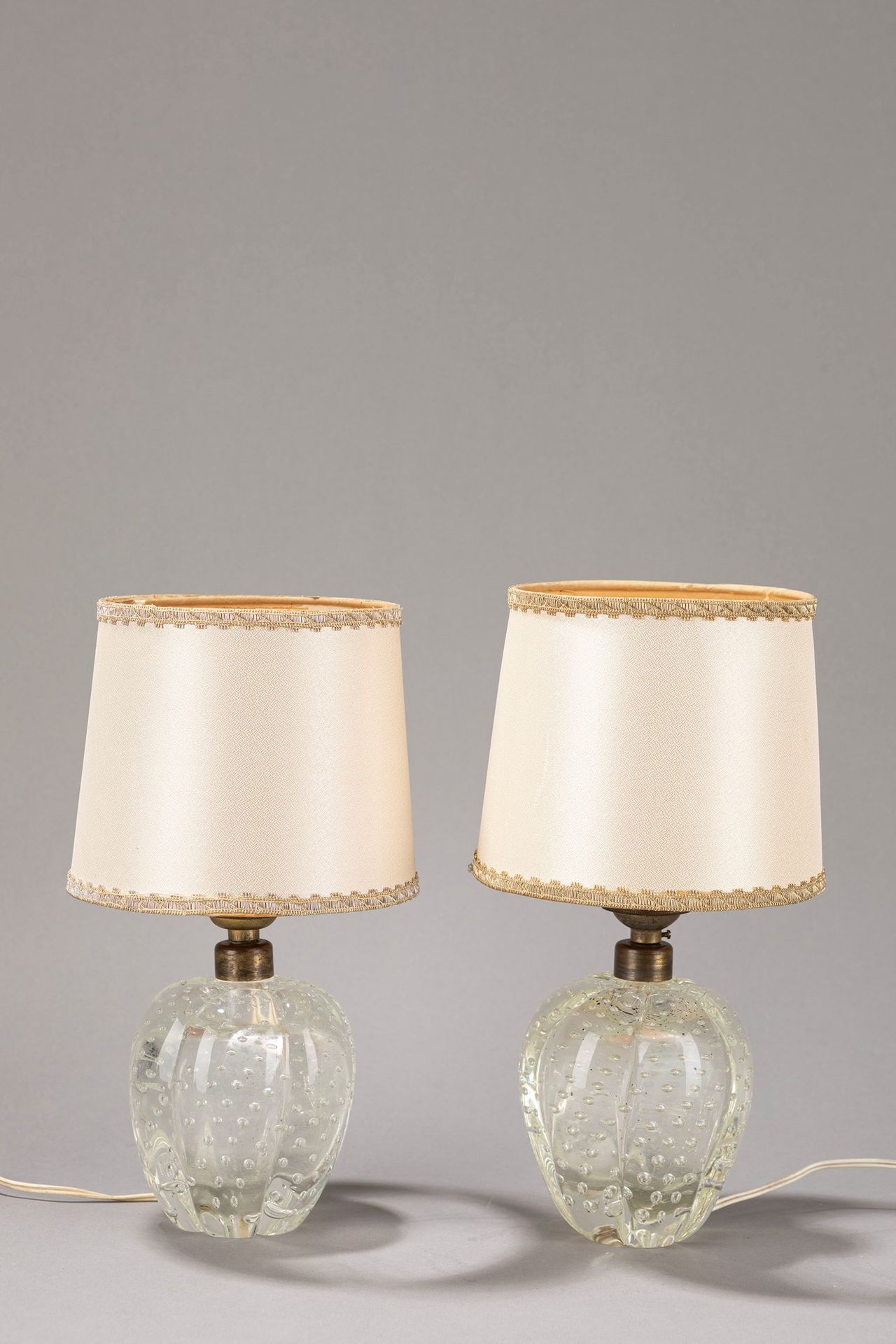 Barovier e Toso 两盏台灯，1940年左右

h tot 25,5 cm
bullicante玻璃和织物灯罩