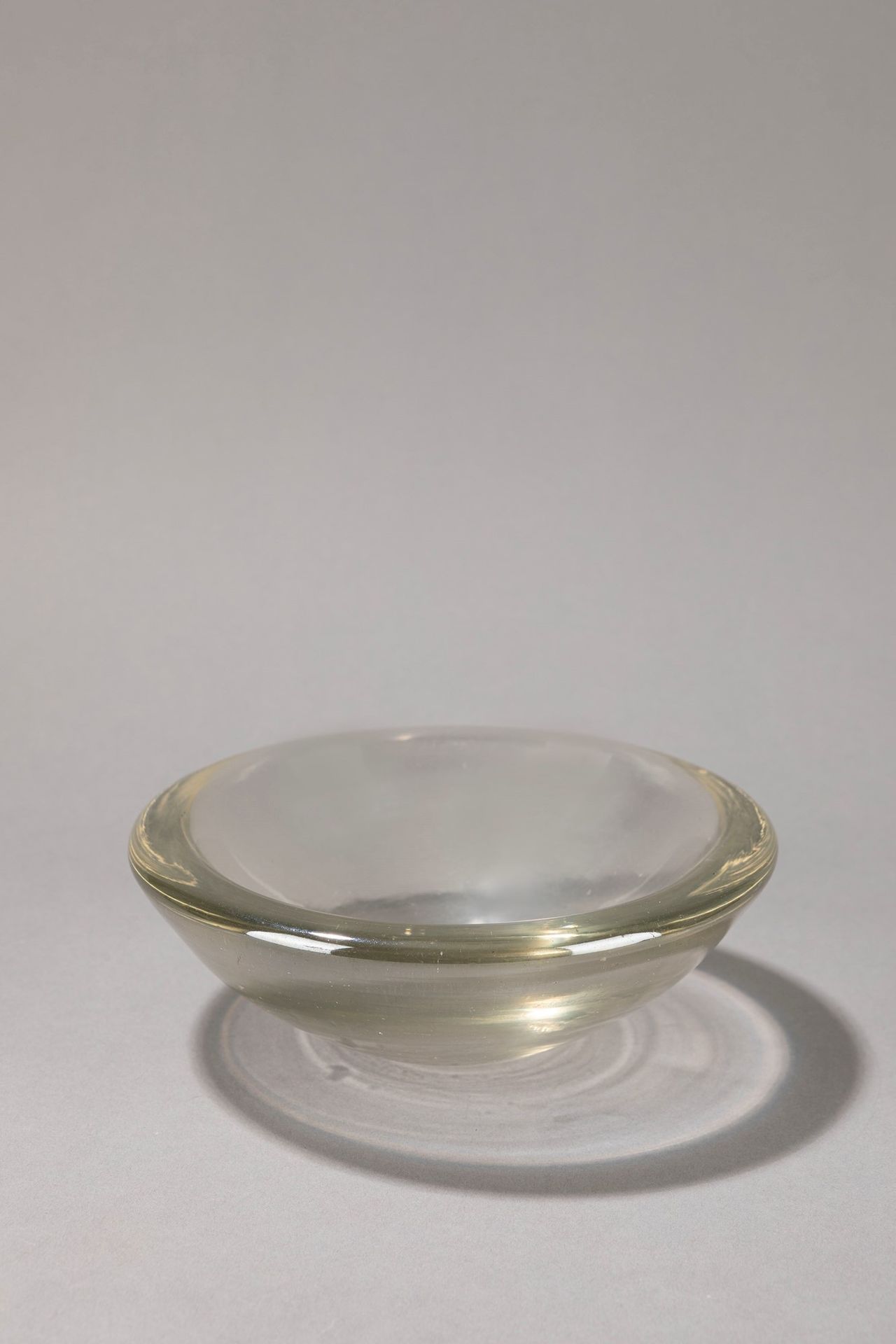 SEGUSO Bowl, 1950 ca.

H 7 cm, diam 16 cm
sommerso iridescent glass.