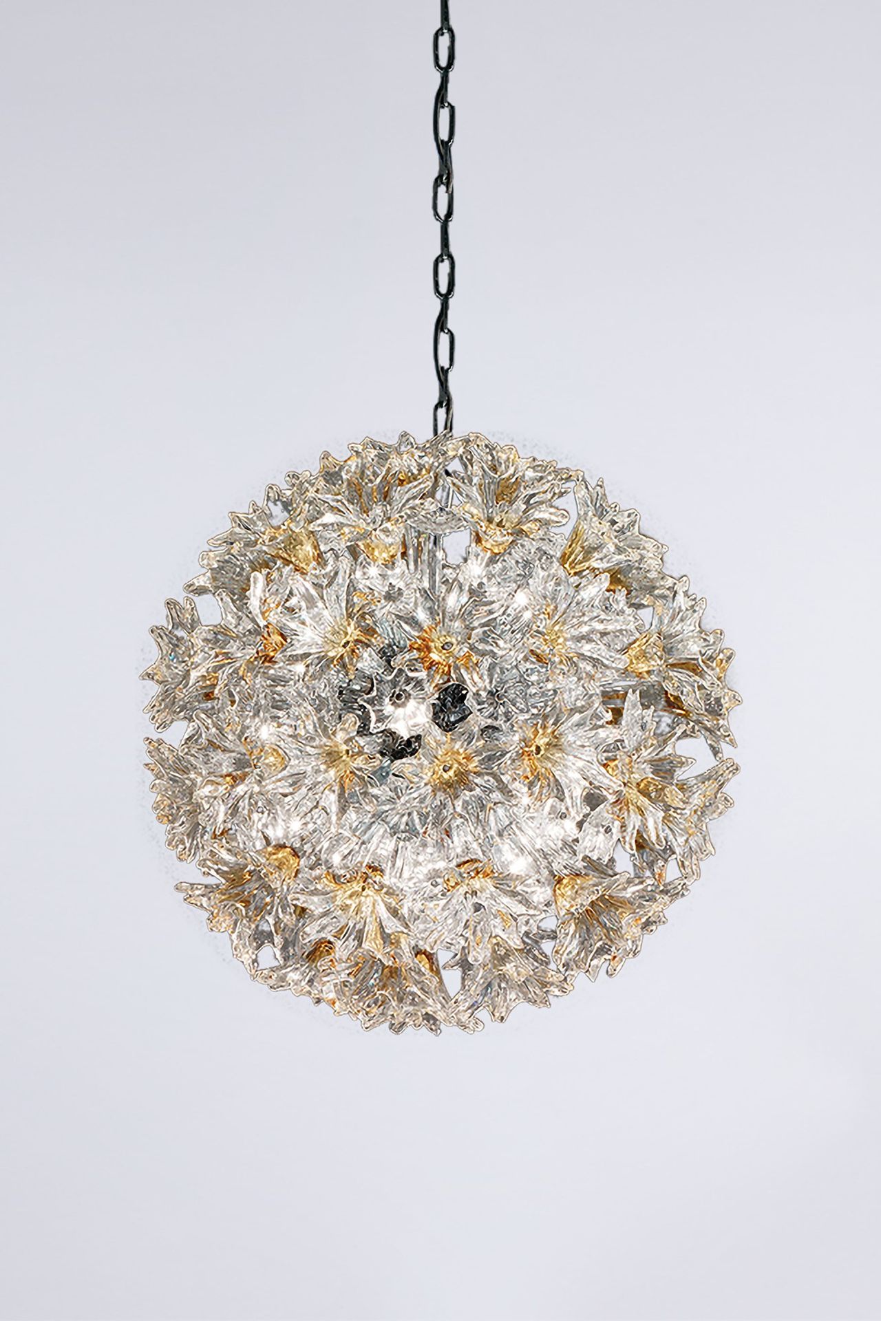 Toni Zuccheri Esprit chandelier, 1970 ca.

60 cm
Chromed metal, solid wood.

Ven&hellip;