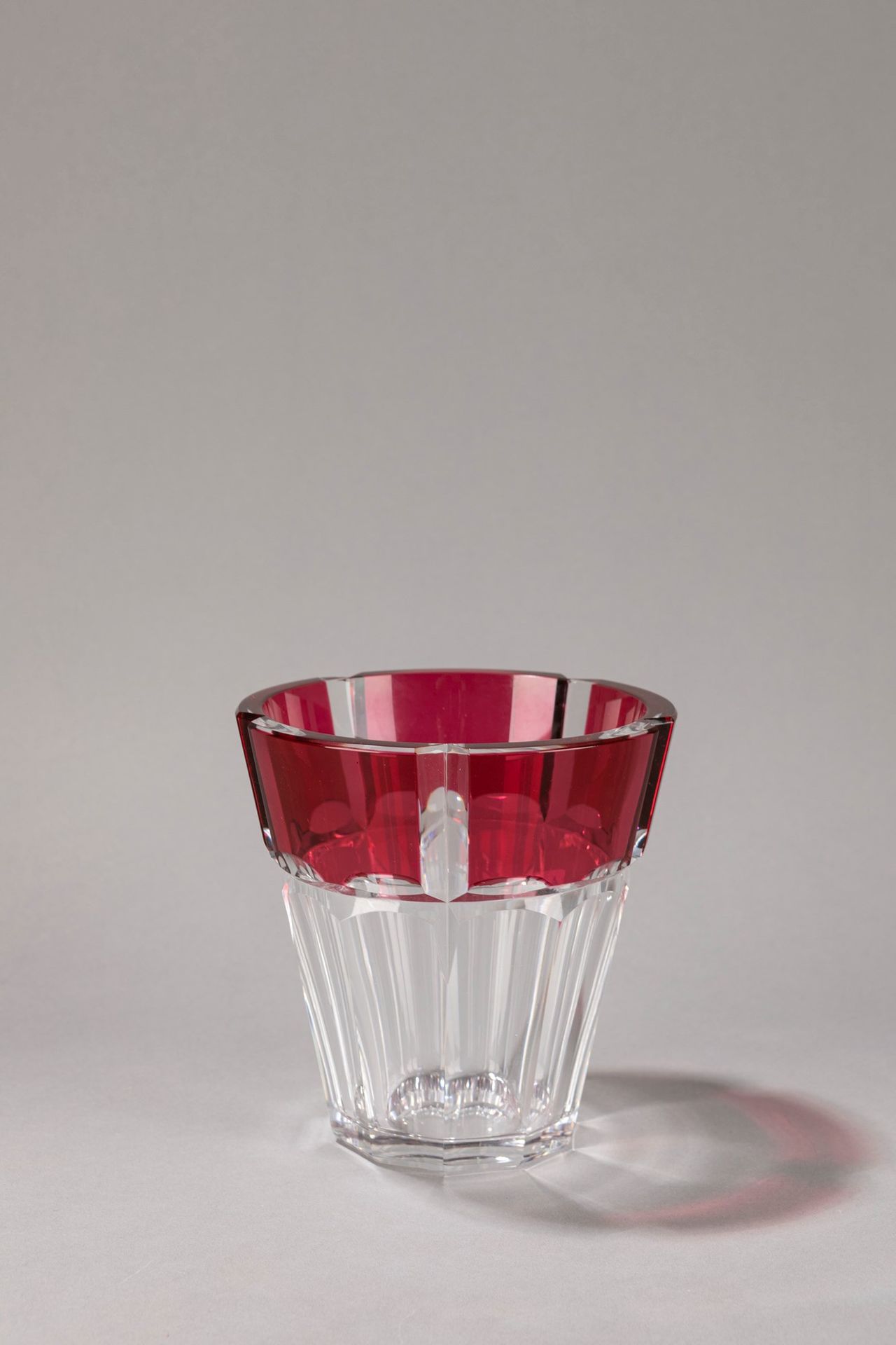 Val Saint Lambert Val Saint Lambert Vase, 1960 ca.

H 15,5 x 8,5 cm
blown glass.&hellip;