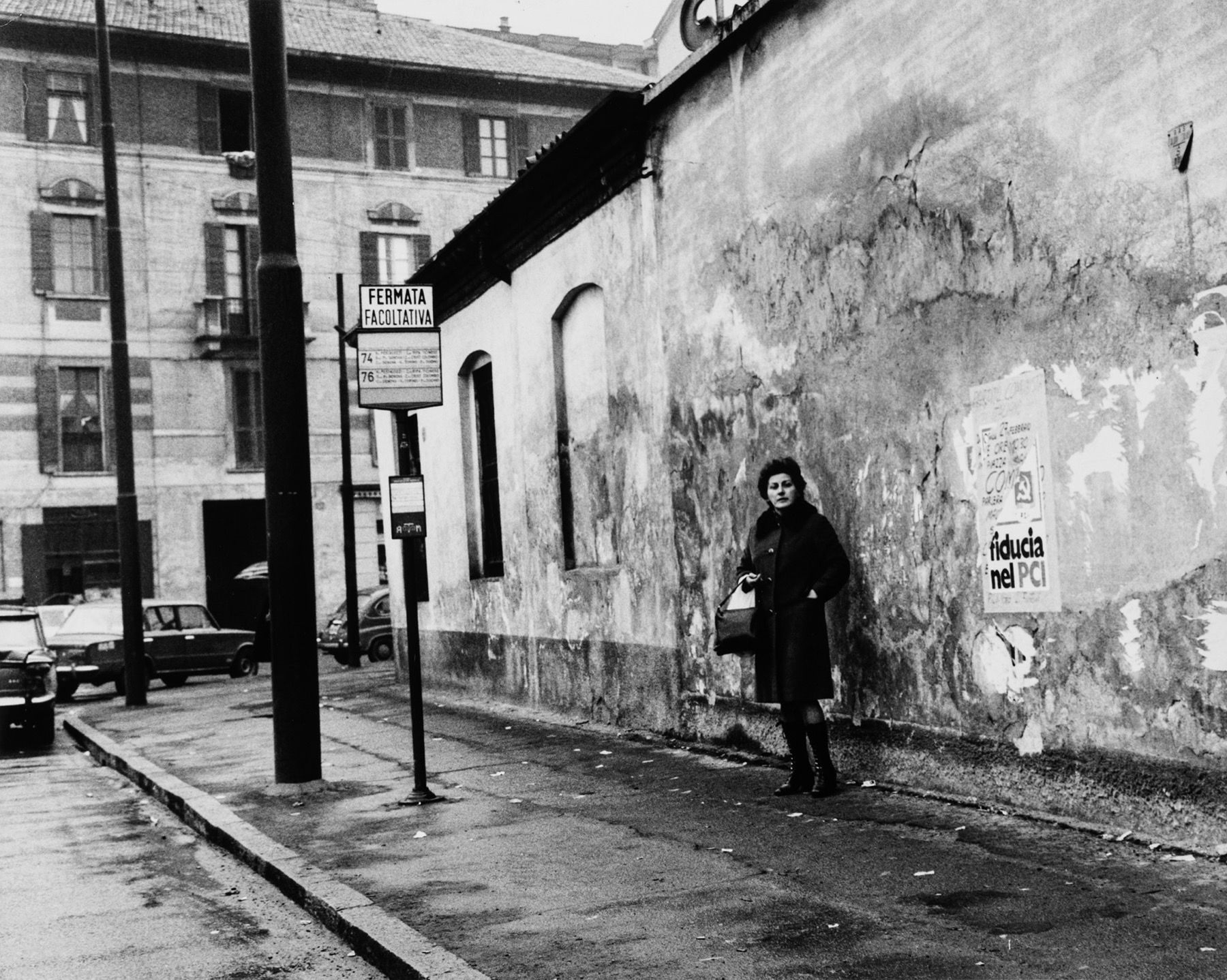 Virgilio Carnisio 米兰，Via Biella，1972

复古明胶银印刷品
9.5 x 11.9 in.
用黑色毡笔标明标题和日期，背面有摄影&hellip;
