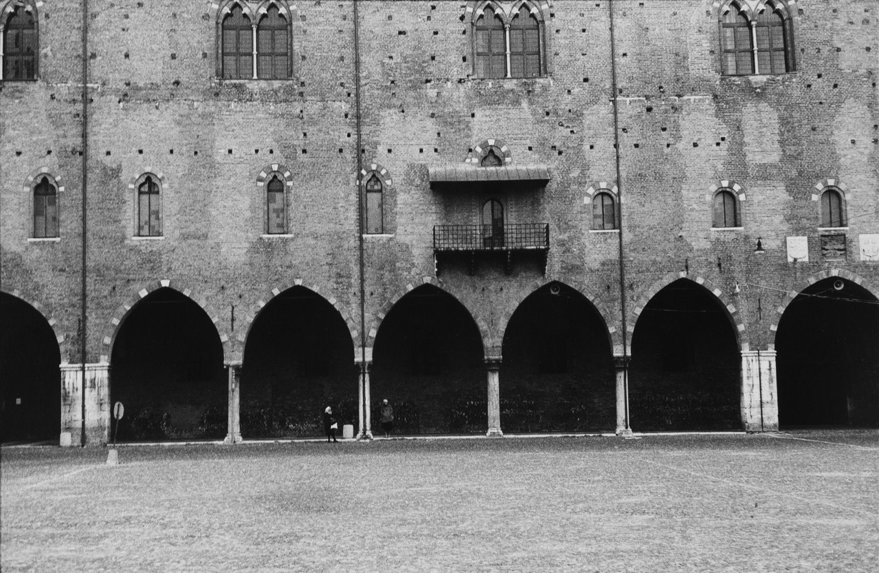 ULIANO LUCAS Mantova, Palazzo Ducale, años 1970

Impresión vintage en gelatina d&hellip;