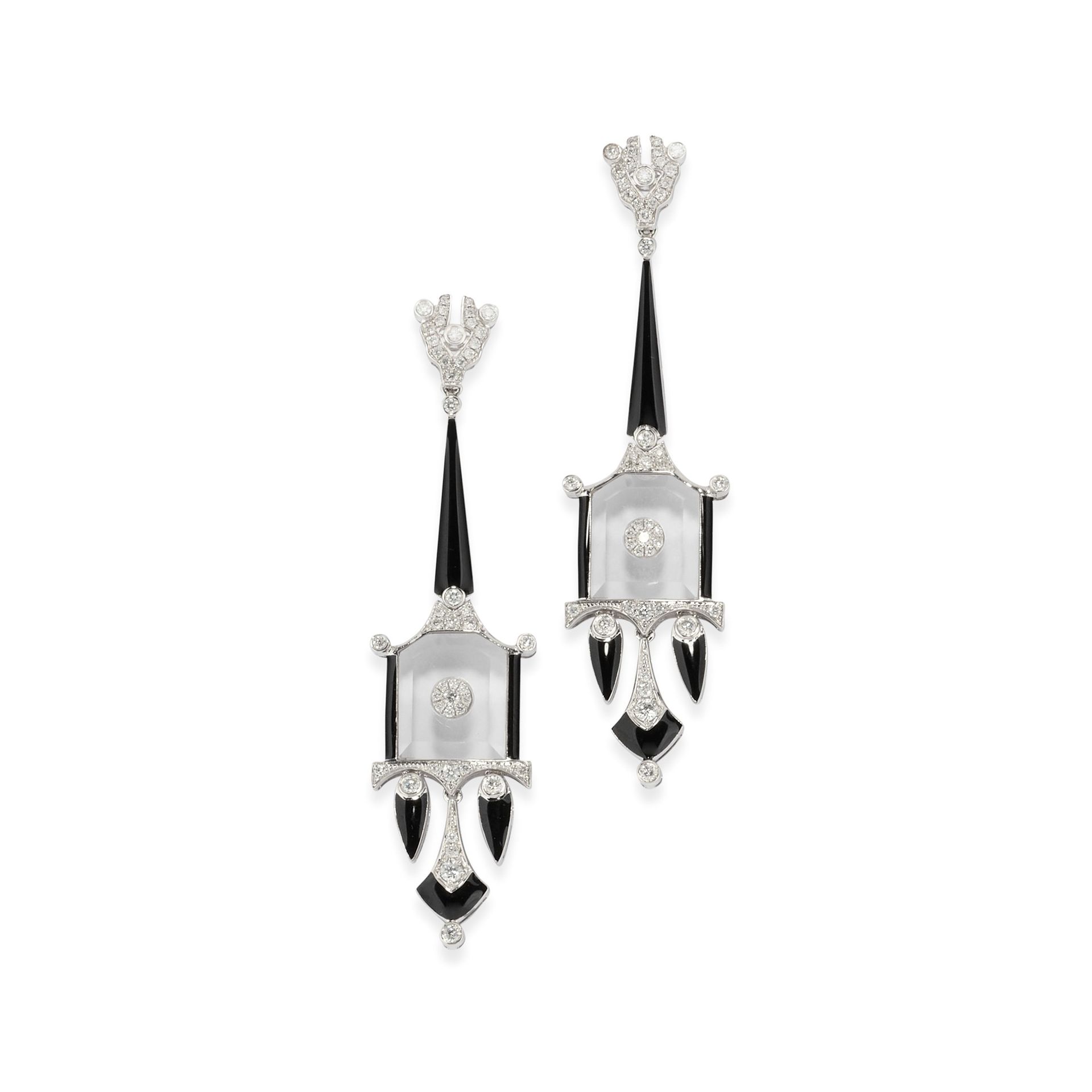 Null A 18K white gold, diamond, rock cristal and onyx earrings 


 

Brilliant c&hellip;
