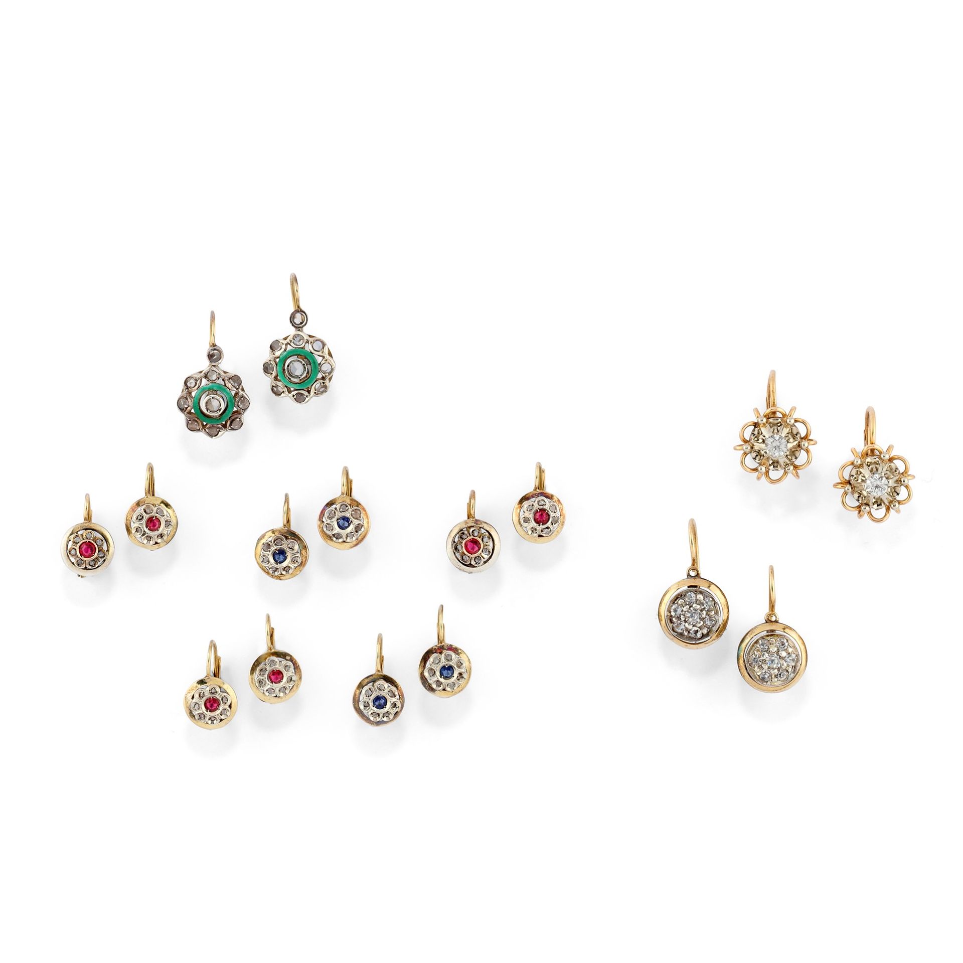 Null Acht Ohrringe aus 18K Gelbgold, Silber, Diamanten und Farbsteinen 


Gewich&hellip;