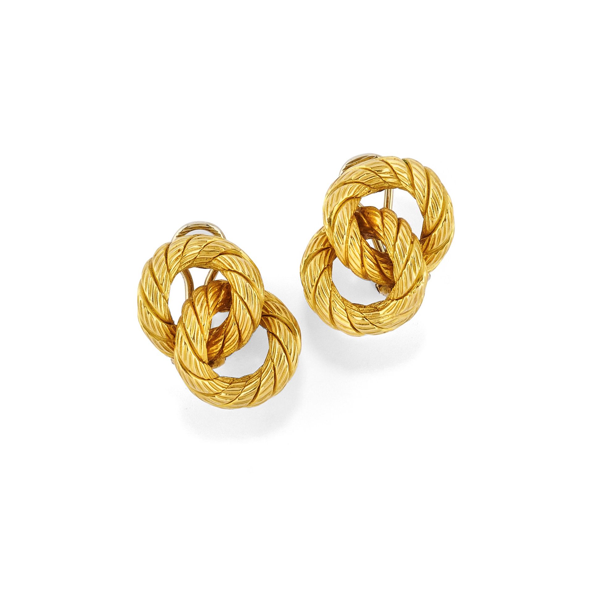 Null A 18K yellow gold earrings 


Weight g 20.90