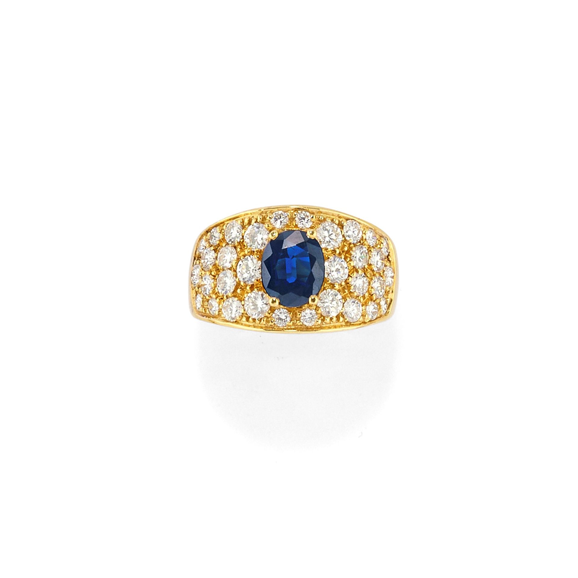 Null 一枚18K黄金、钻石和蓝宝石戒指


 

椭圆形切割蓝宝石，约1.20克拉

 

明亮式切割钻石约0.70克拉

 



重量 g 9,20 尺&hellip;