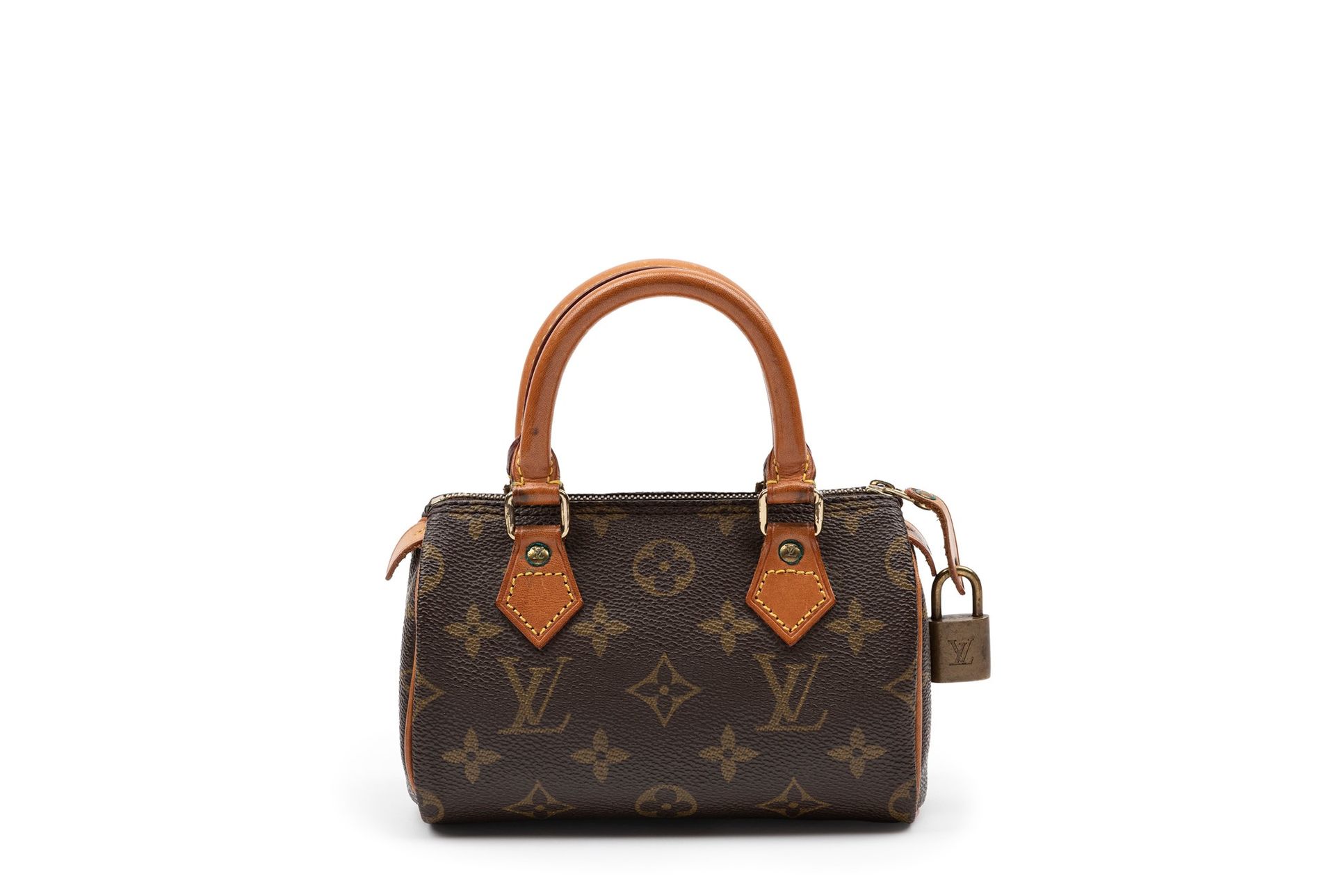 Louis Vuitton Mini sac Speedy


Mini sac Speedy en toile monogramme, double anse&hellip;