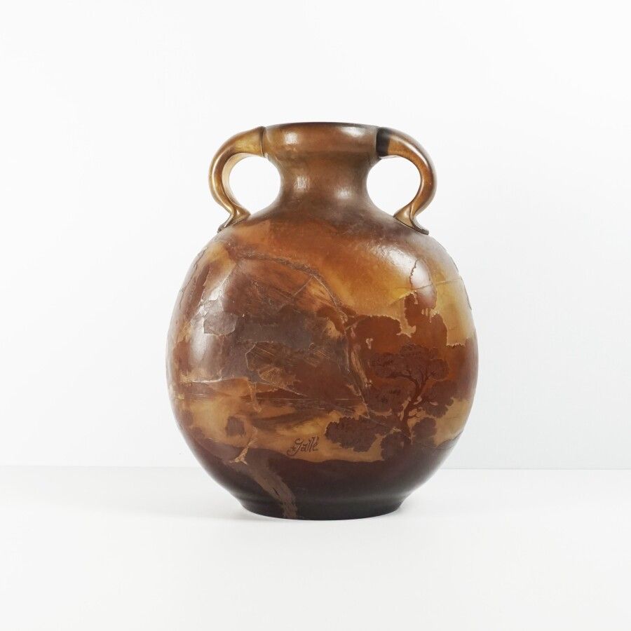 Null ÉTABLISSEMENTS GALLÉ (1904-1936), Important vase de forme gourde, à deux an&hellip;