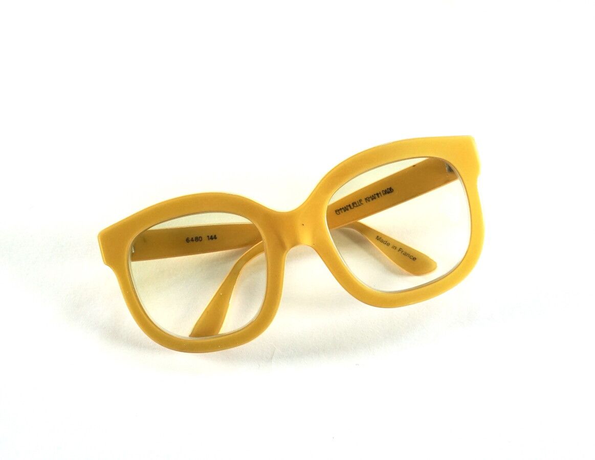 Null Emmanuelle KHANH
Eyeglasses, mustard yellow rimmed frame.
(Good condition).