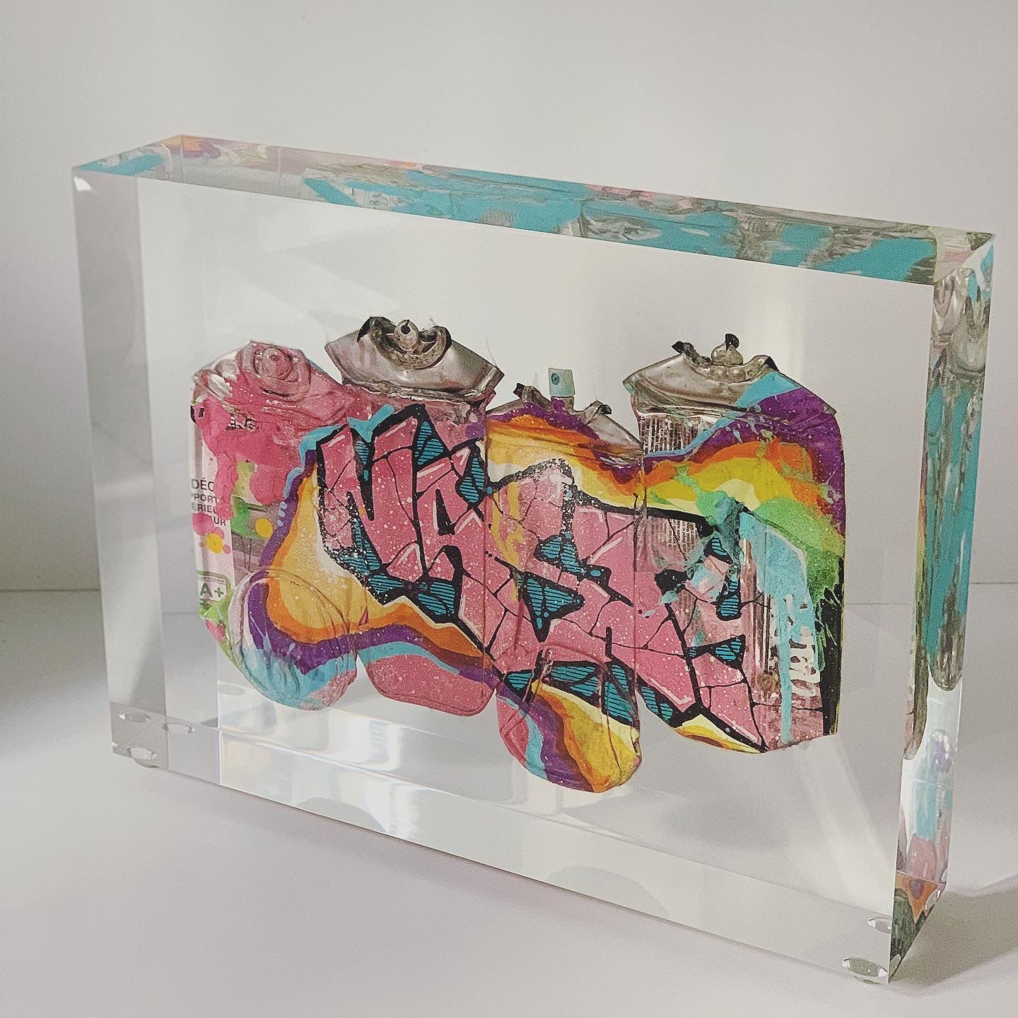 Null NASTY

Untitled, 2021

Inclusion of painted aerosol cans

30x40x10 cm