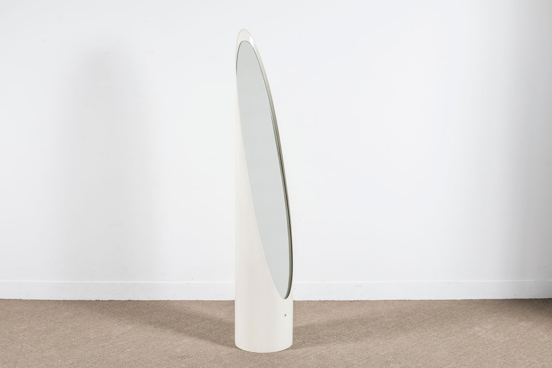 Null Roger LECAL 

Cream colored psyche mirror, in resin, signed. Circa 1960, Ch&hellip;