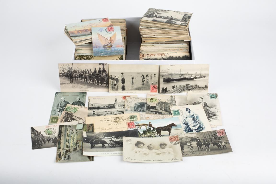 Null Cartes postales étrangères : Une boîte de plus de 1100 cartes postales anci&hellip;
