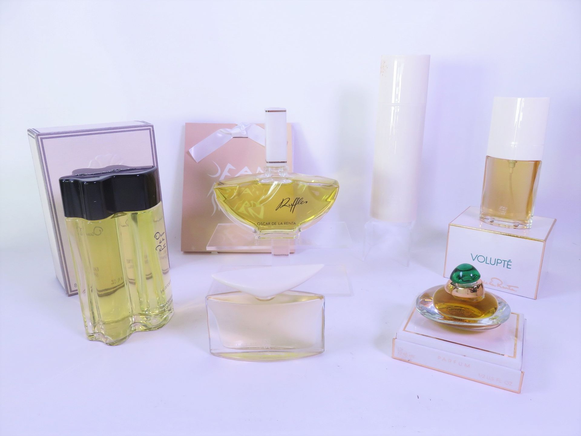 Null Divers parfumeurs. Lot comprenant 6 flacons publicitaires (liquides factice&hellip;