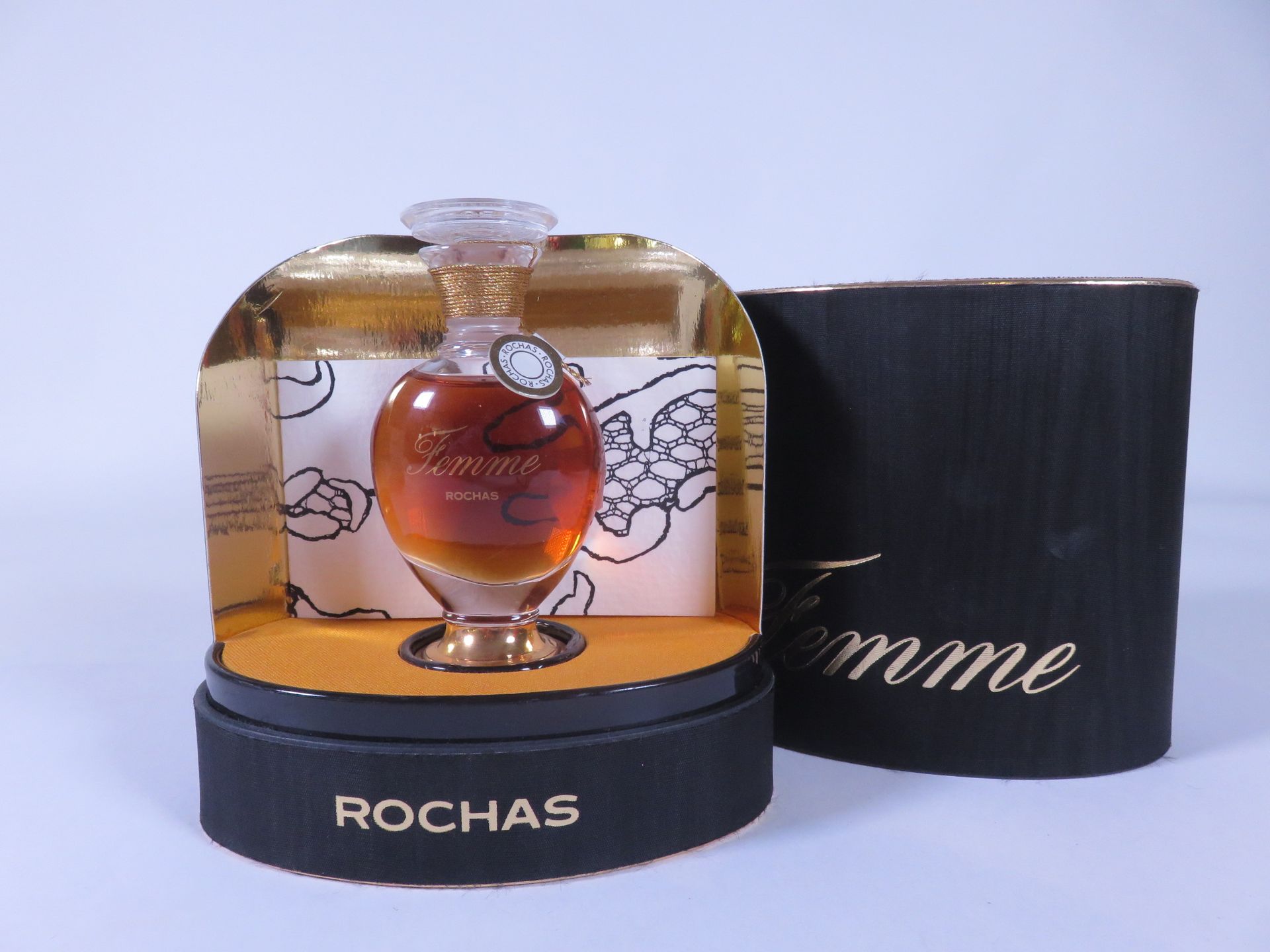 Null Rochas - "Femme" (year 1944) - 1994年纪念这款香水50周年的版本：豪华的盒子里装着编号为235的 "Urne "瓶，&hellip;