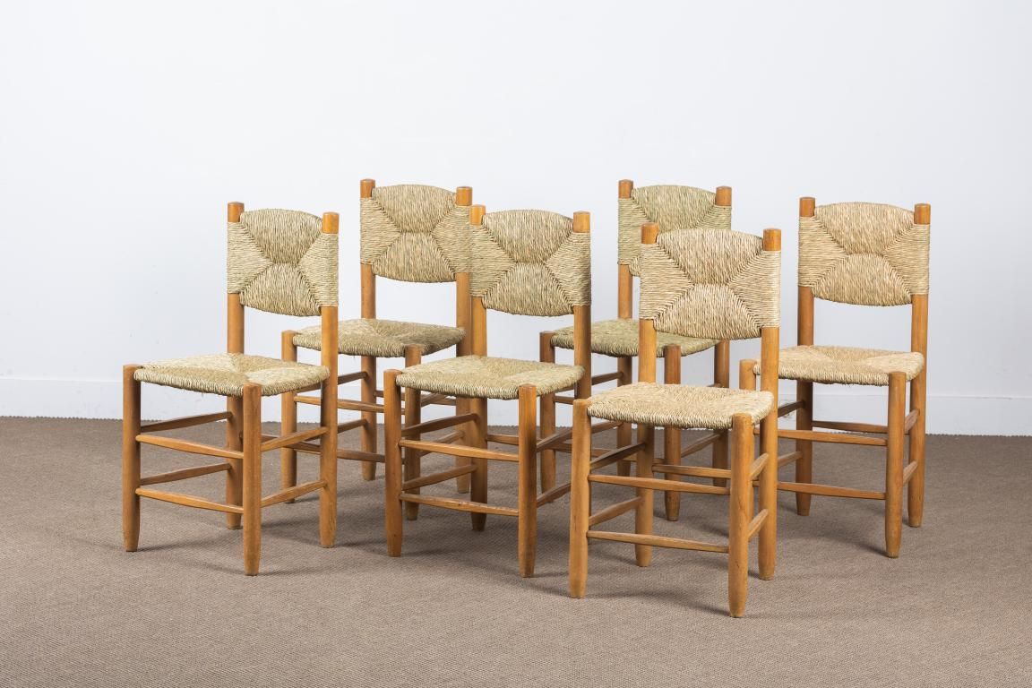 Null 夏洛特-佩里昂 1903-1999
一套6把椅子，型号 "Bauche"，约1960年。 
天然木质结构，椅背和椅座用稻草覆盖（重新铺设椅垫并重新上漆&hellip;
