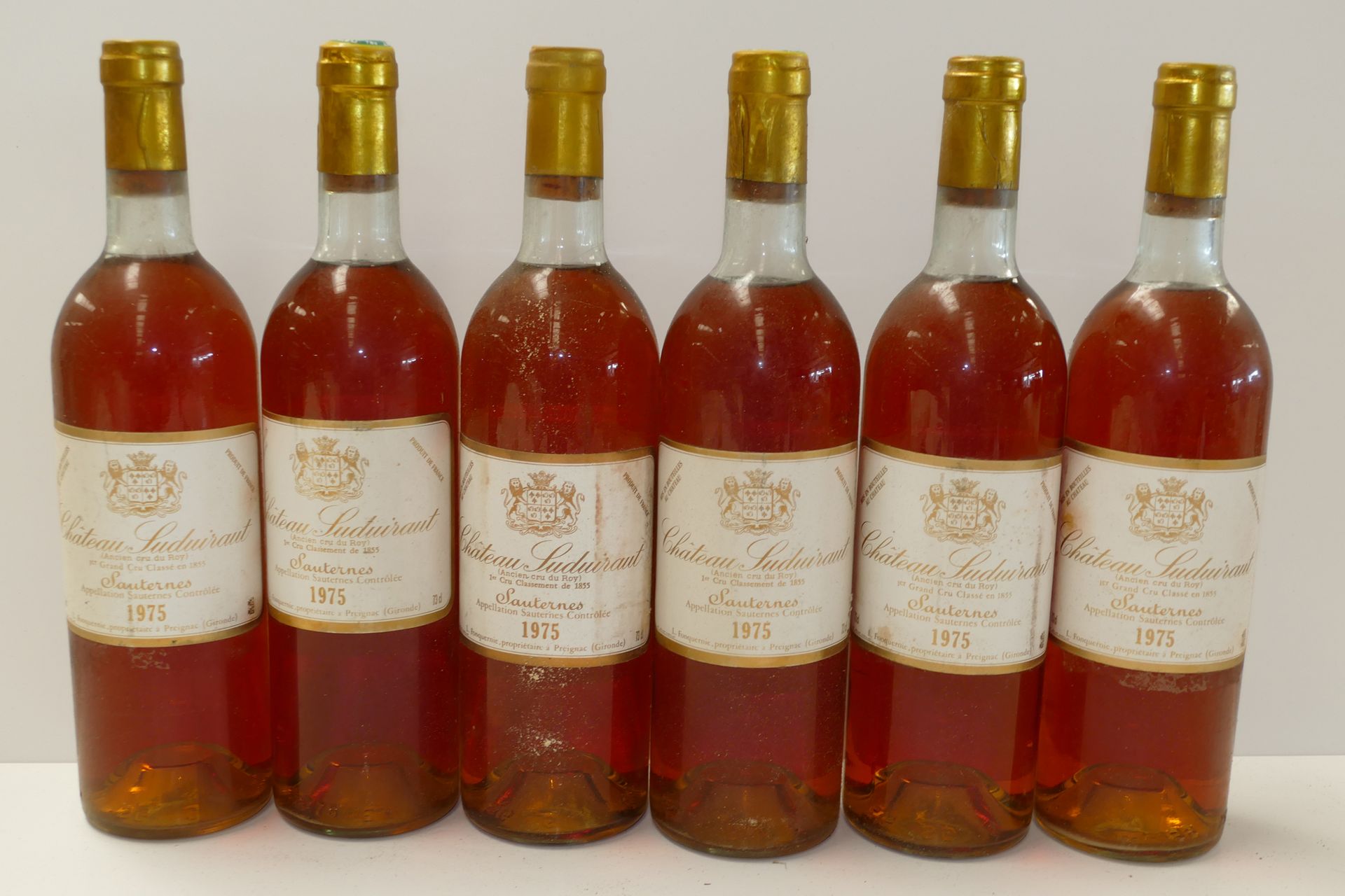 Null 6 Btles Château Suduiraut 1975 1er CC Sauternes very slightly low levels in&hellip;