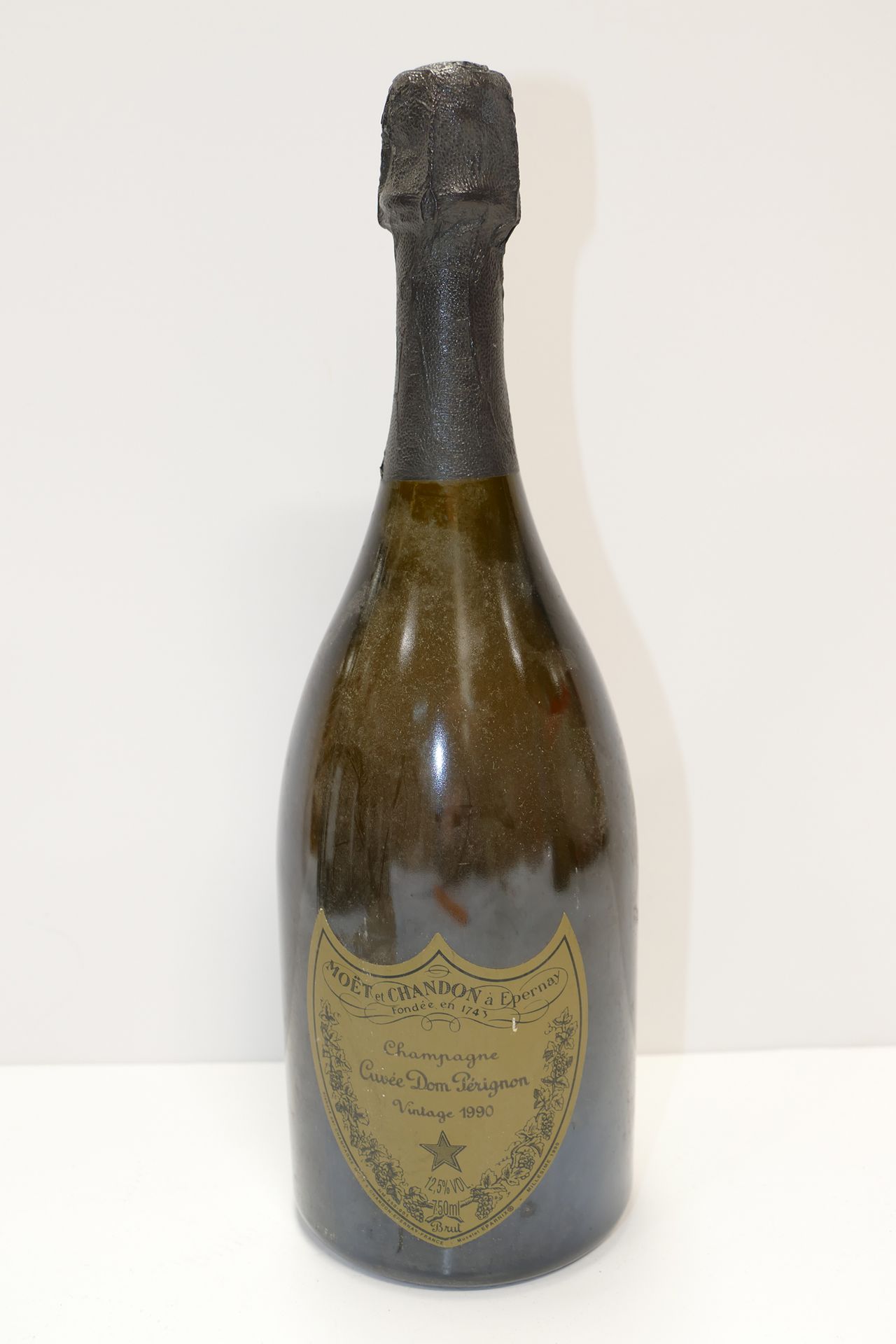 Null 1 Btle Champagne Dom Pérignon 1990 Etikett sehr sehr leicht beschädigt Expe&hellip;