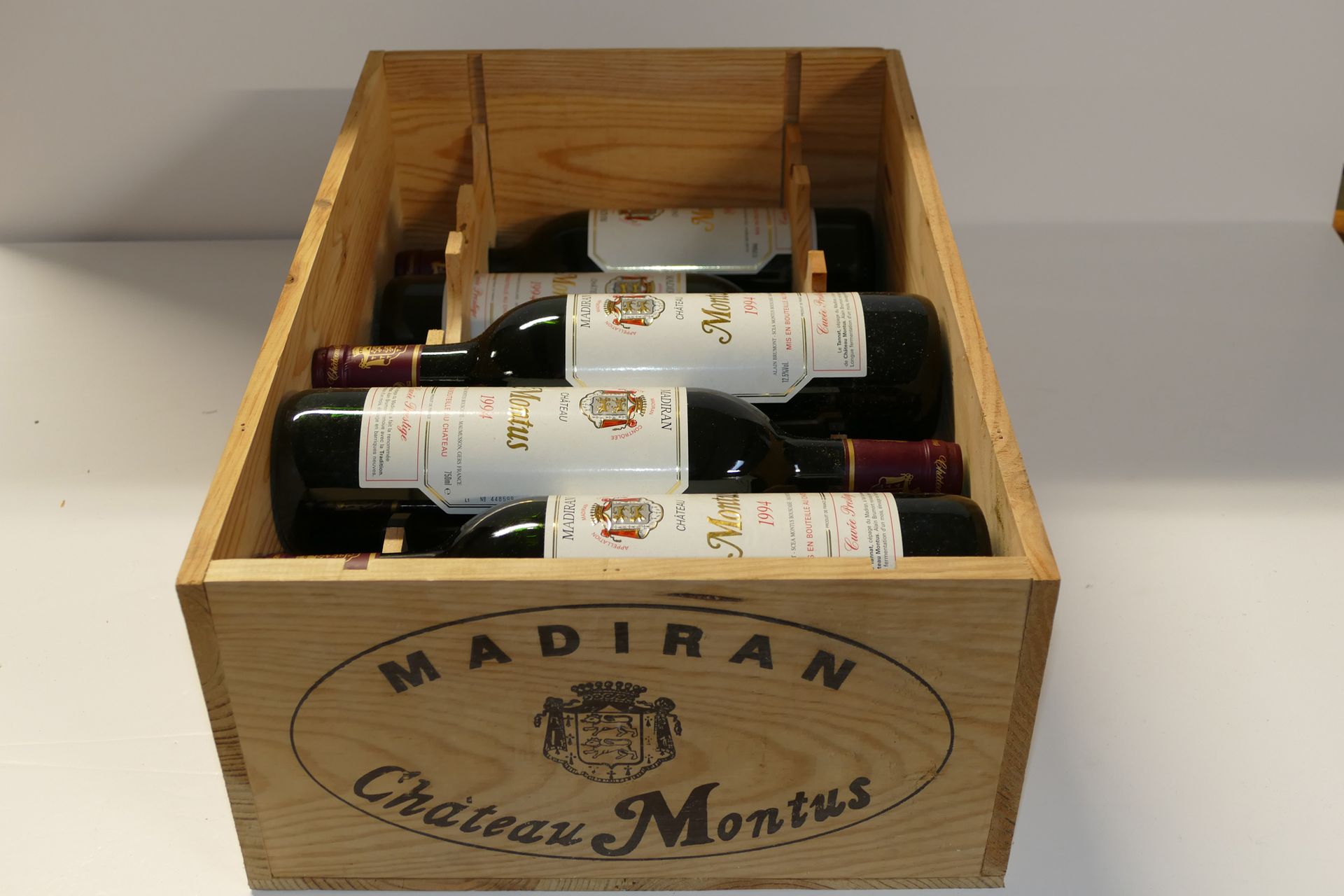 Null 9 Btles Château Montus Cuvée Prestige 1994 Madiran en caisse bois d’origine&hellip;