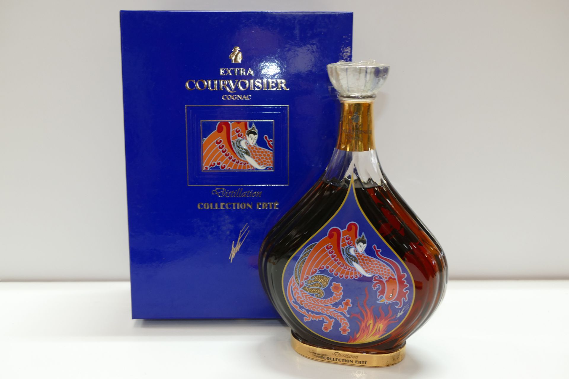 Null 1瓶Courvoisier Extra Collection Erté Distillation 1990，装在一个箱子里 专家：Emilie et &hellip;