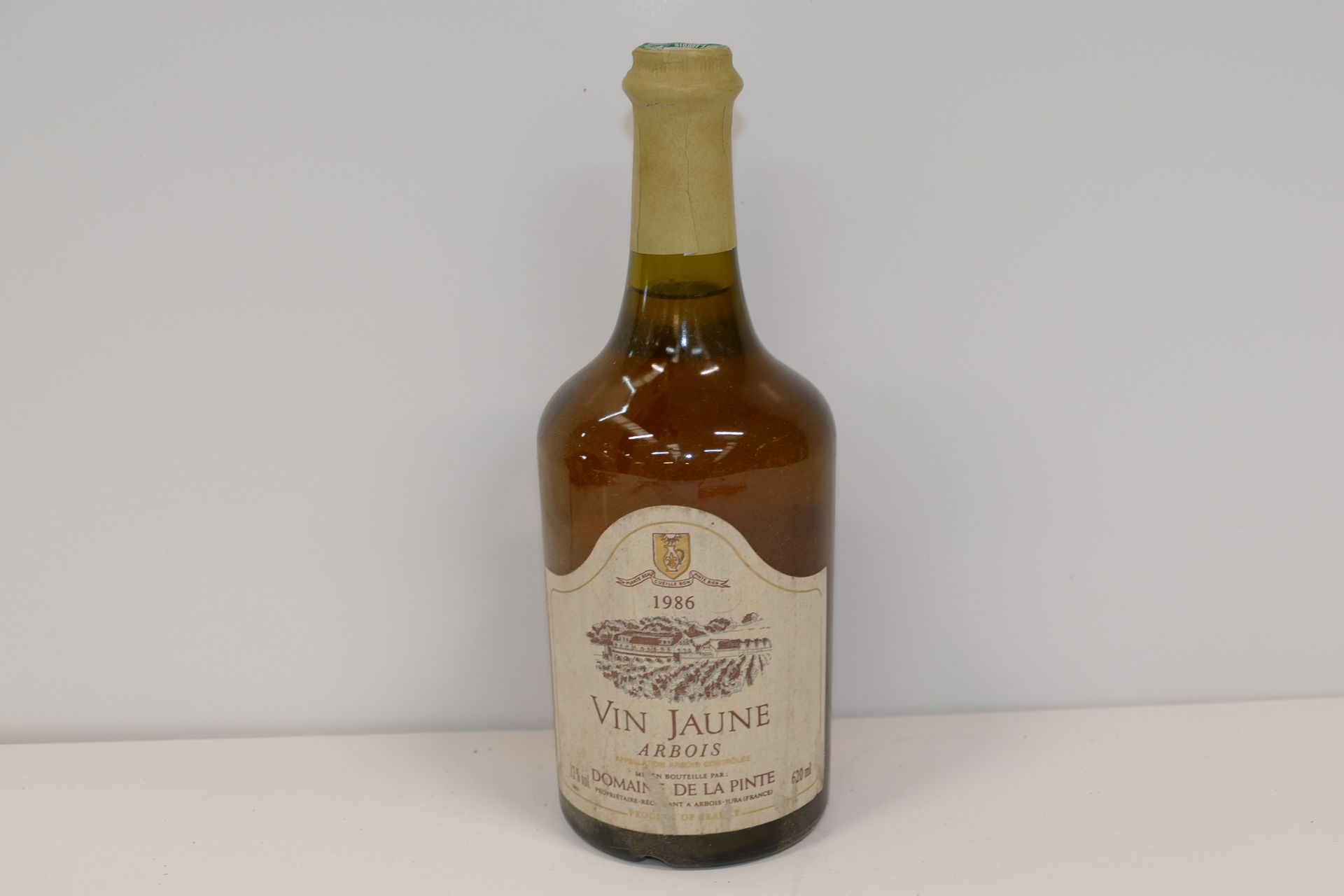 Null 1 Btle Vin Jaune 1986 Domaine de la Pinte étiquette légèrement sale et très&hellip;