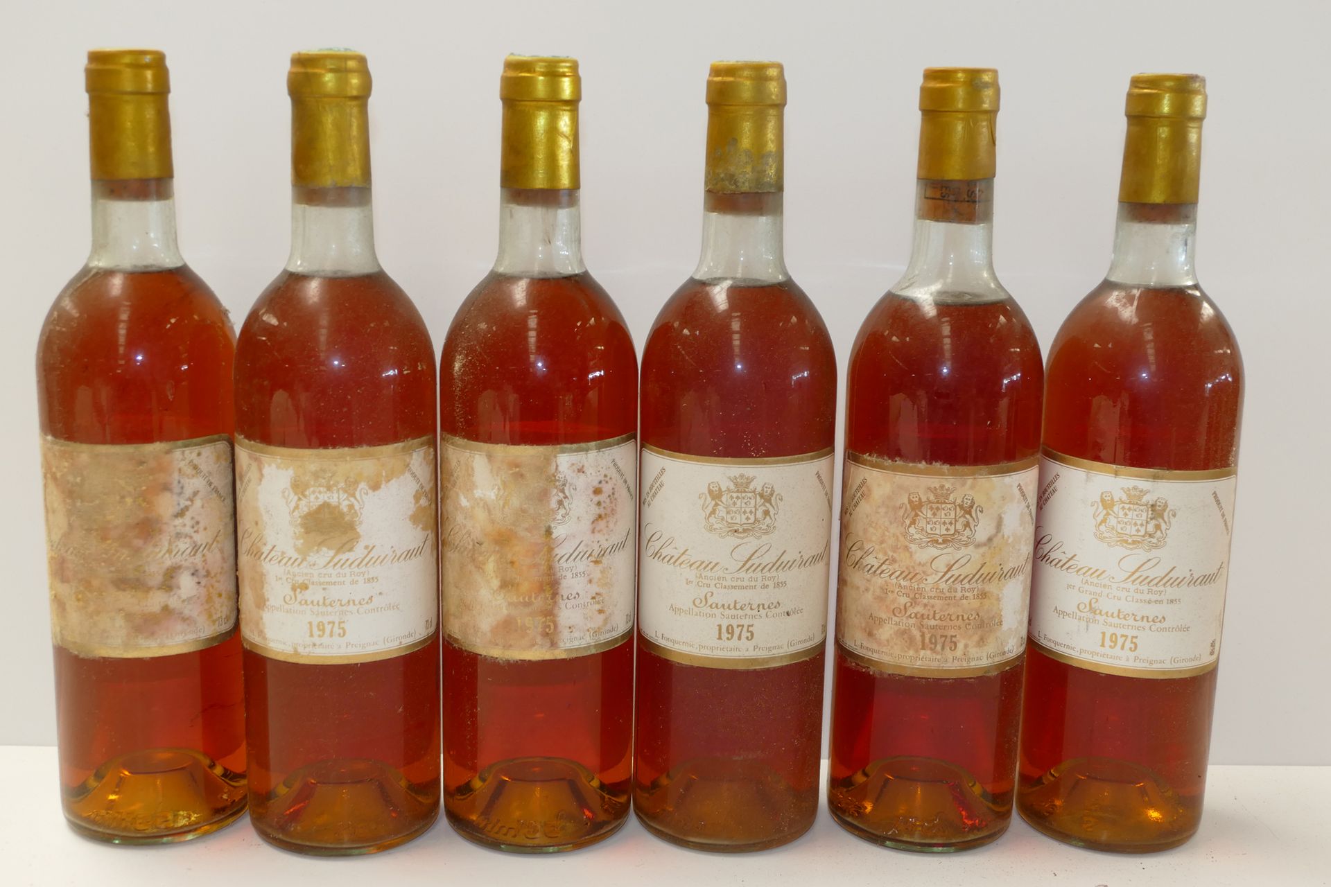 Null 6 Btles Château Suduiraut 1975 1er CC Sauternes niveaux très légèrement bas&hellip;