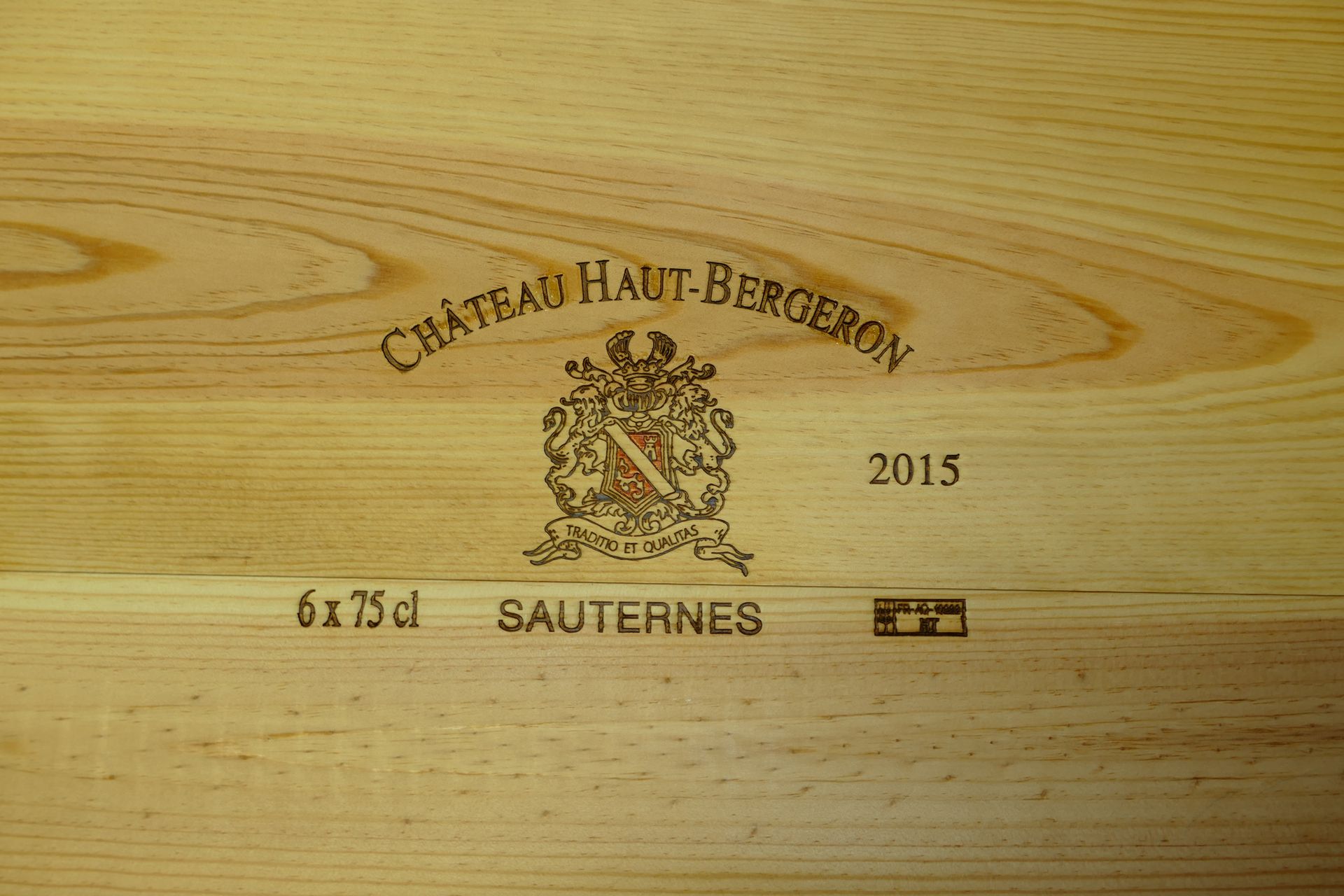 Null 6 Btles Château Haut Bergeron 2015 Sauternes in original unopened wooden ca&hellip;