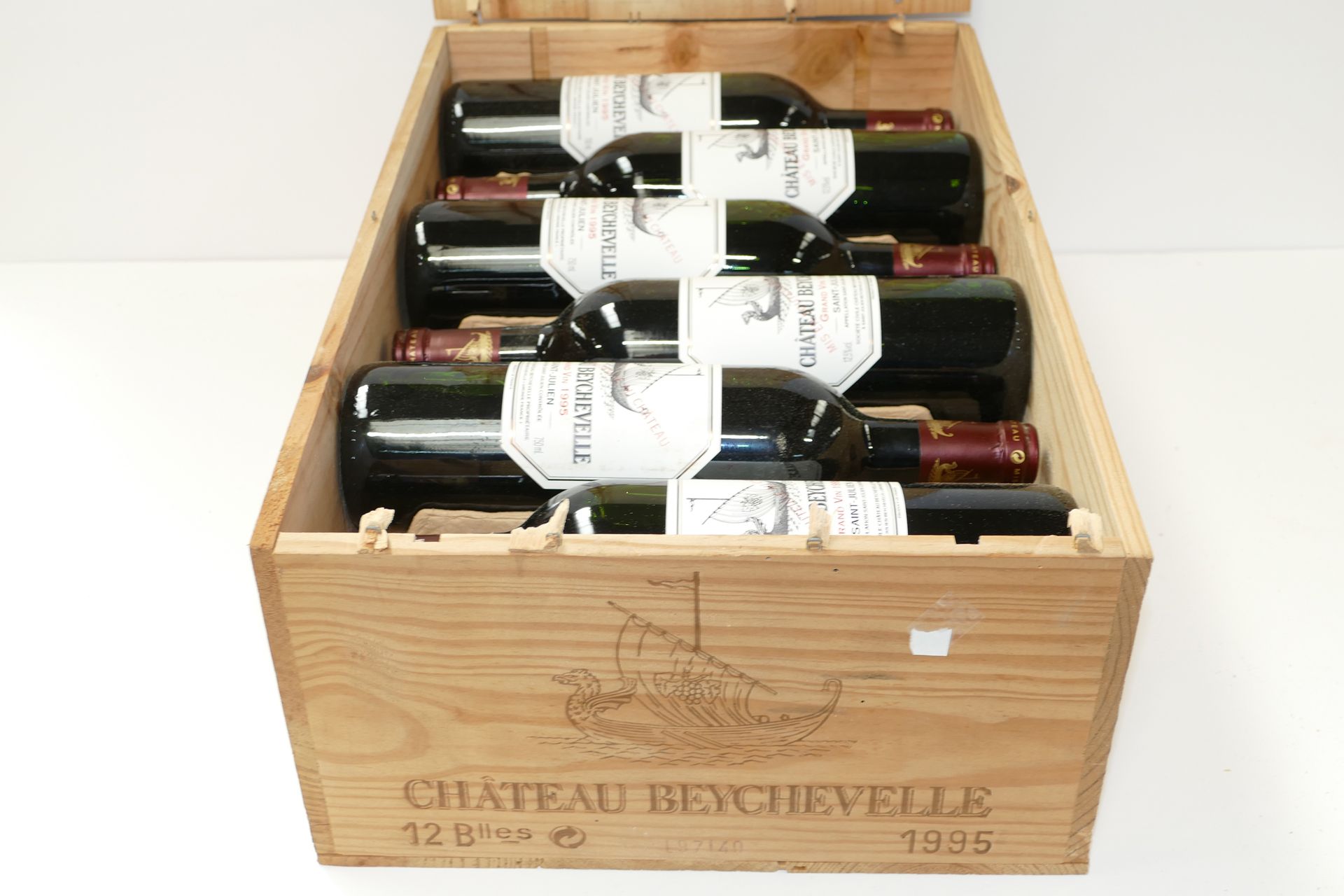 Null 12 Btles Château Beychevelle 1995年第四届GCC圣朱利安酒会，标签非常脏，装在原木箱中 IC 10/10 PM 专家：&hellip;