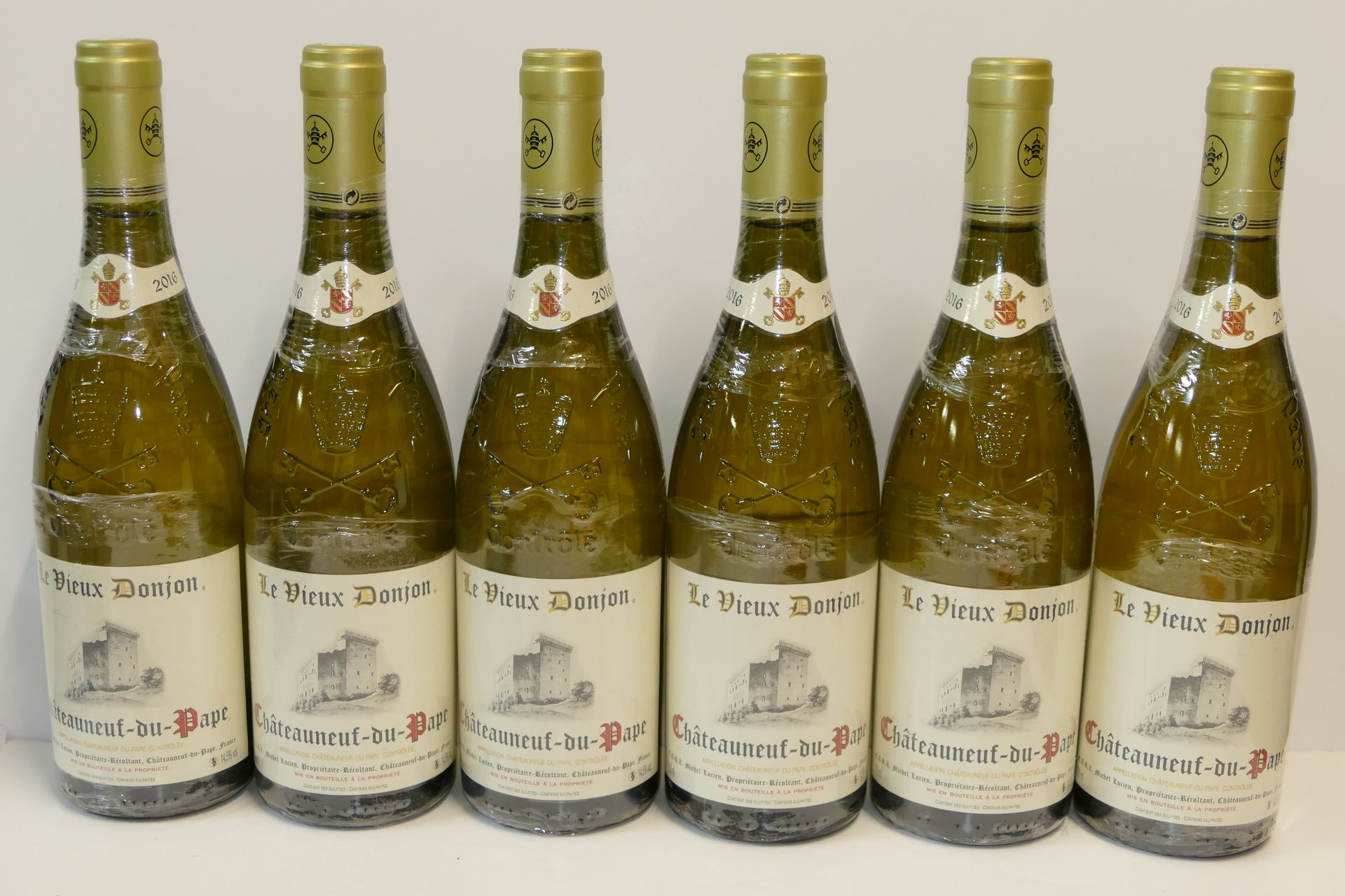 Null 6 Btles Châteauneuf du Pape blanc 2016 Domaine du Vieux Donjon IC 10/10 PM &hellip;