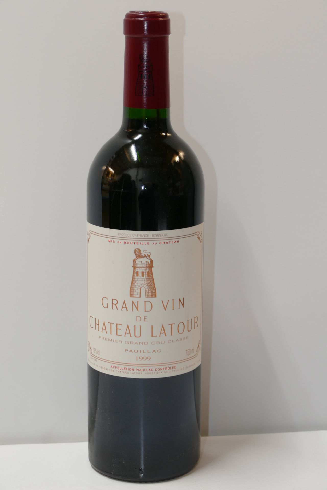 Null 1 Btle Château Latour 1999 1er GCC Pauillac étiquette très légèrement sale &hellip;