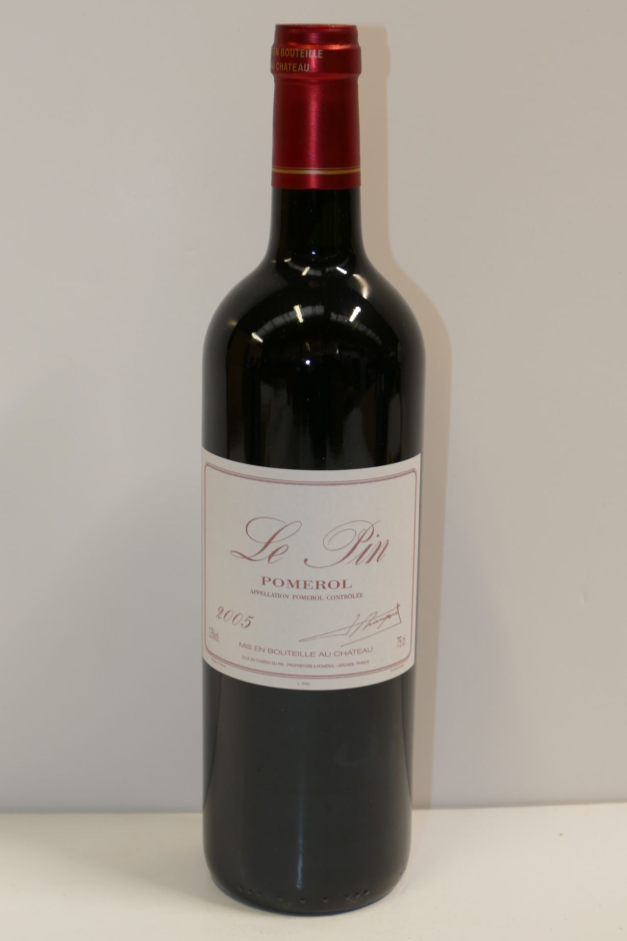 Null 1 Btle Château Le Pin 2005 Pomerol from an original wooden case of 6 Btles &hellip;