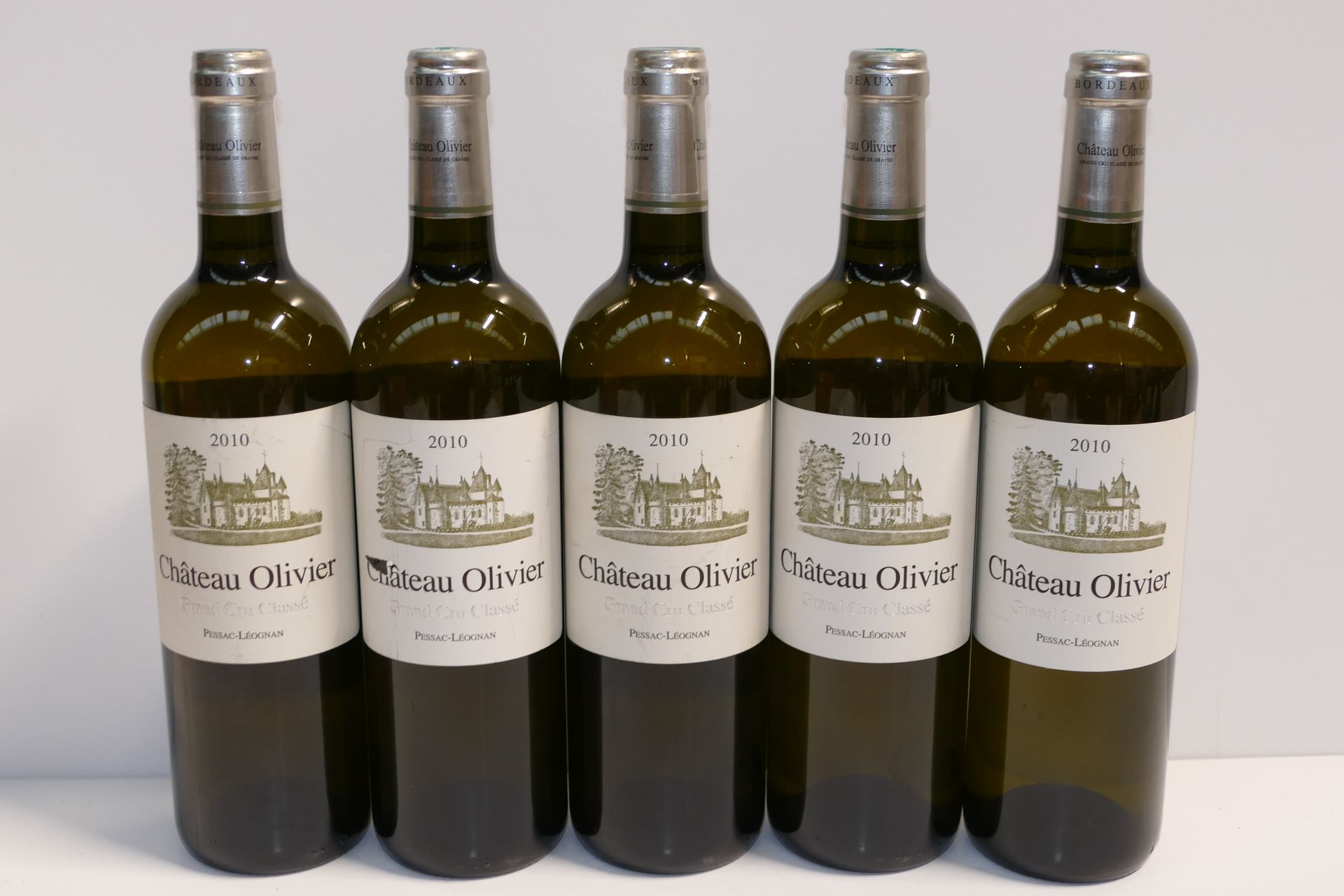 Null 5 Btles Château Olivier white 2010 CC Graves labels very slightly dirty, on&hellip;